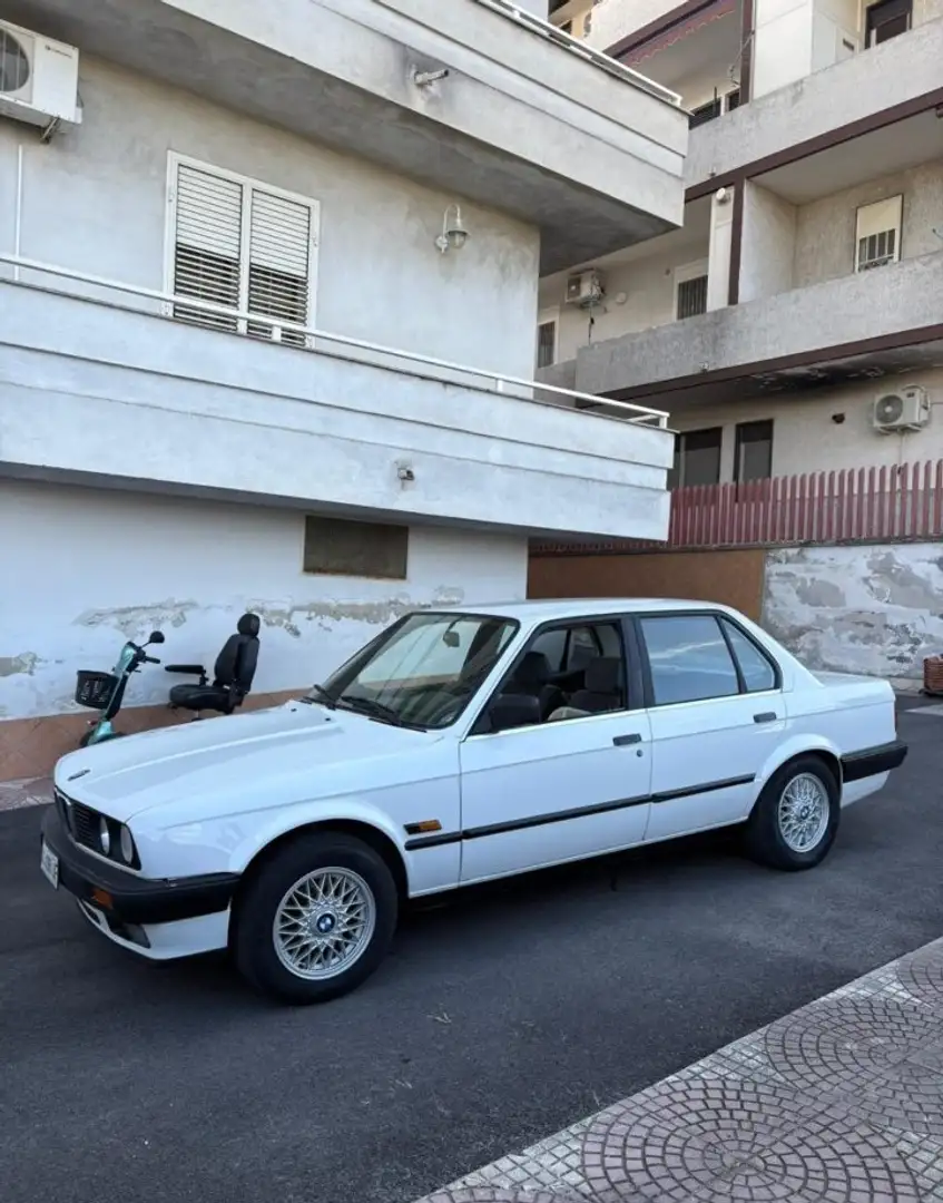 BMW 318 318i - 2