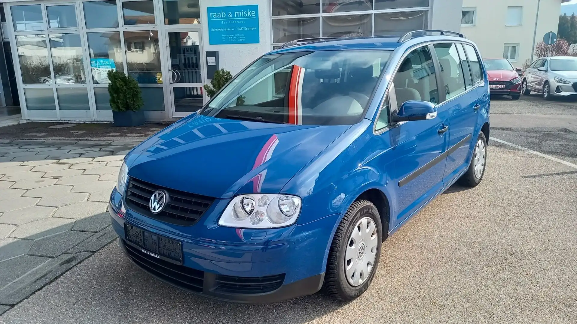 Volkswagen Touran Blau - 1