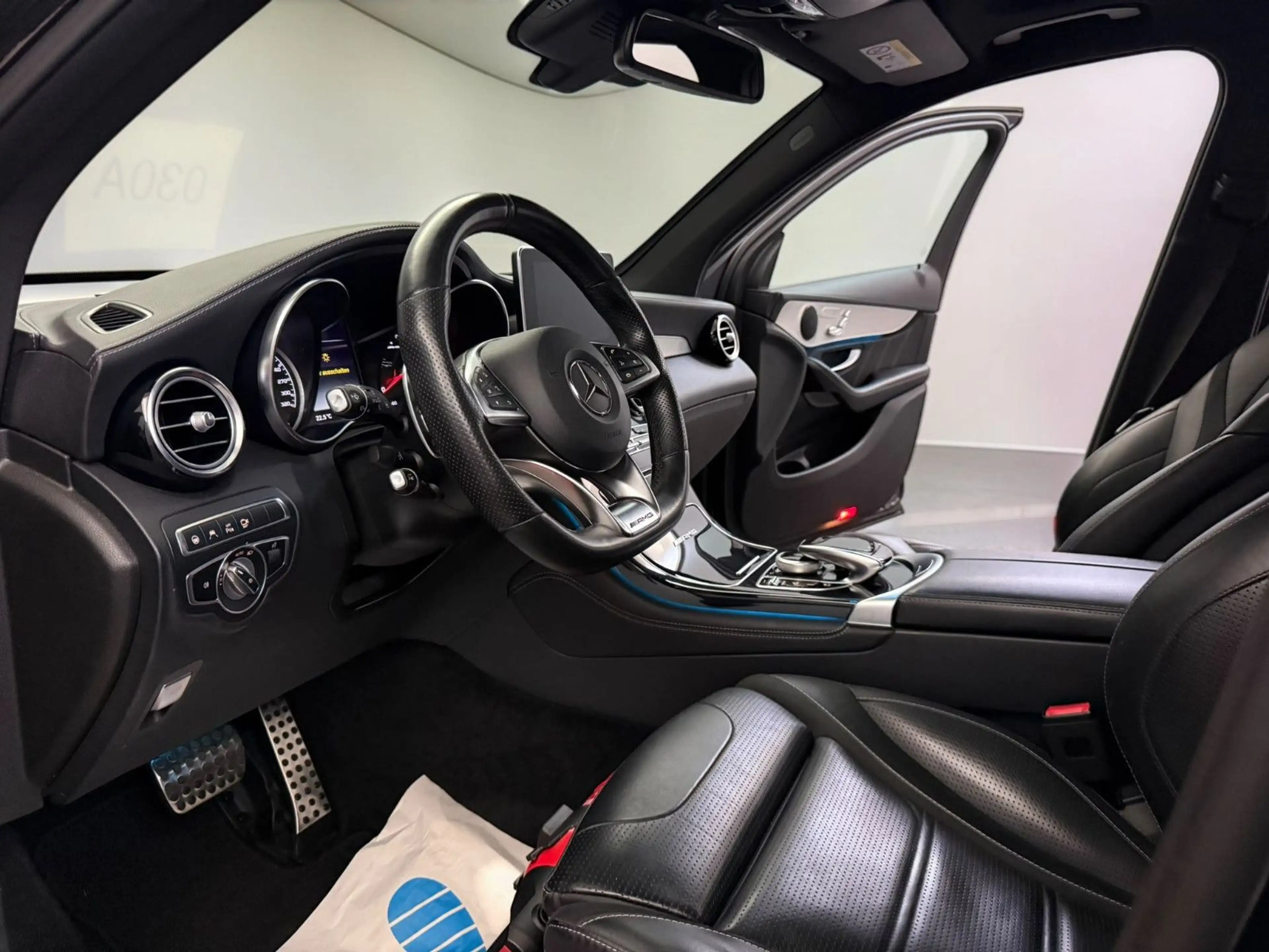 Mercedes-Benz GLC 63 AMG 4M*68 TKM*PANO*ACC*MEMO*TRITTBRETT — photo 11