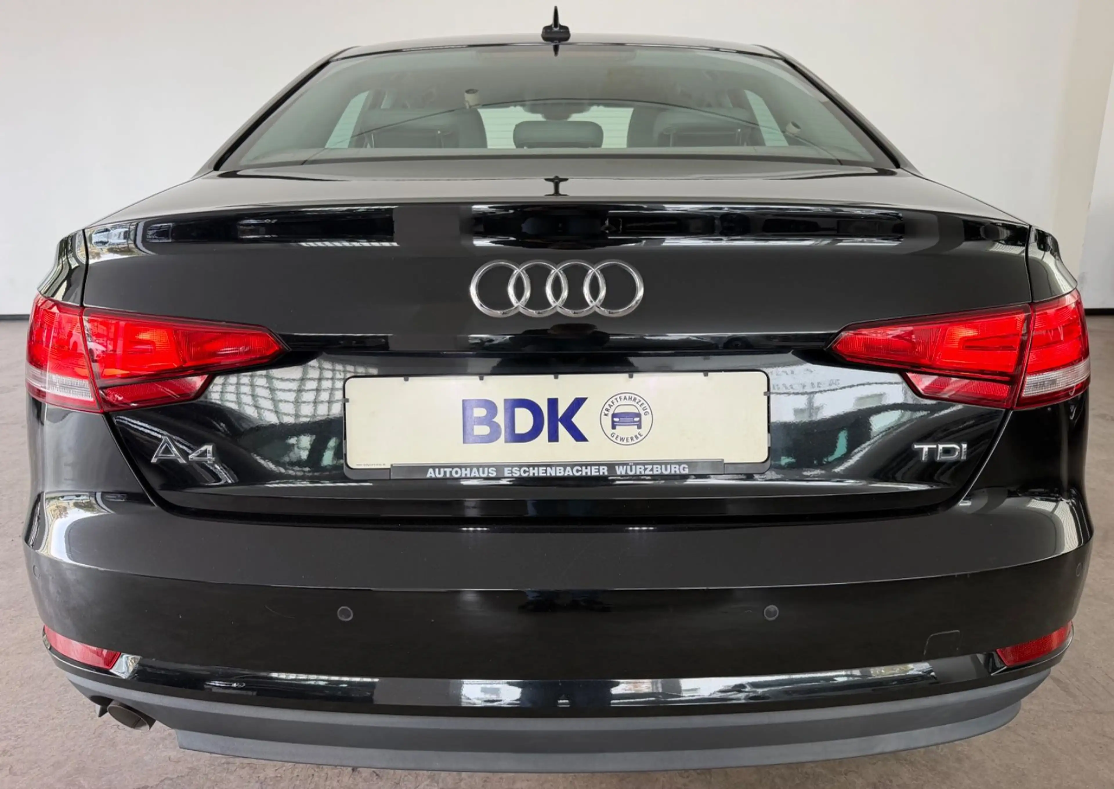 Audi A4 Lim. basis Xenon AHK 2.Hand Temp PDC — photo 13
