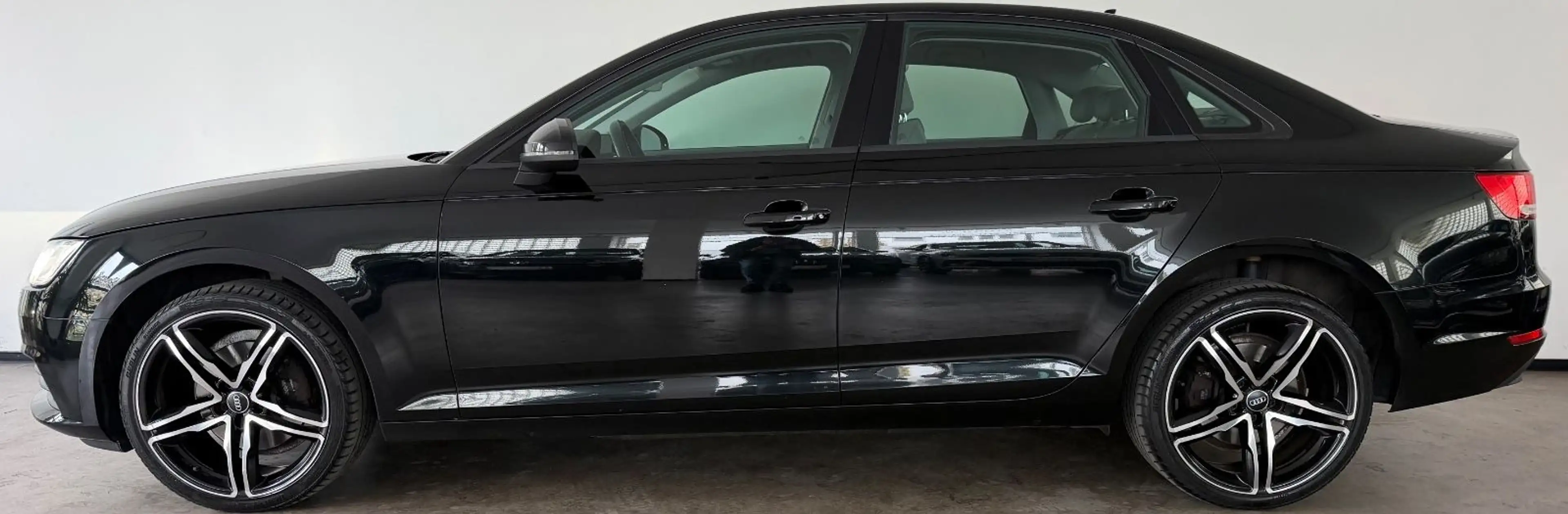 Audi A4 Lim. basis Xenon AHK 2.Hand Temp PDC — photo 11