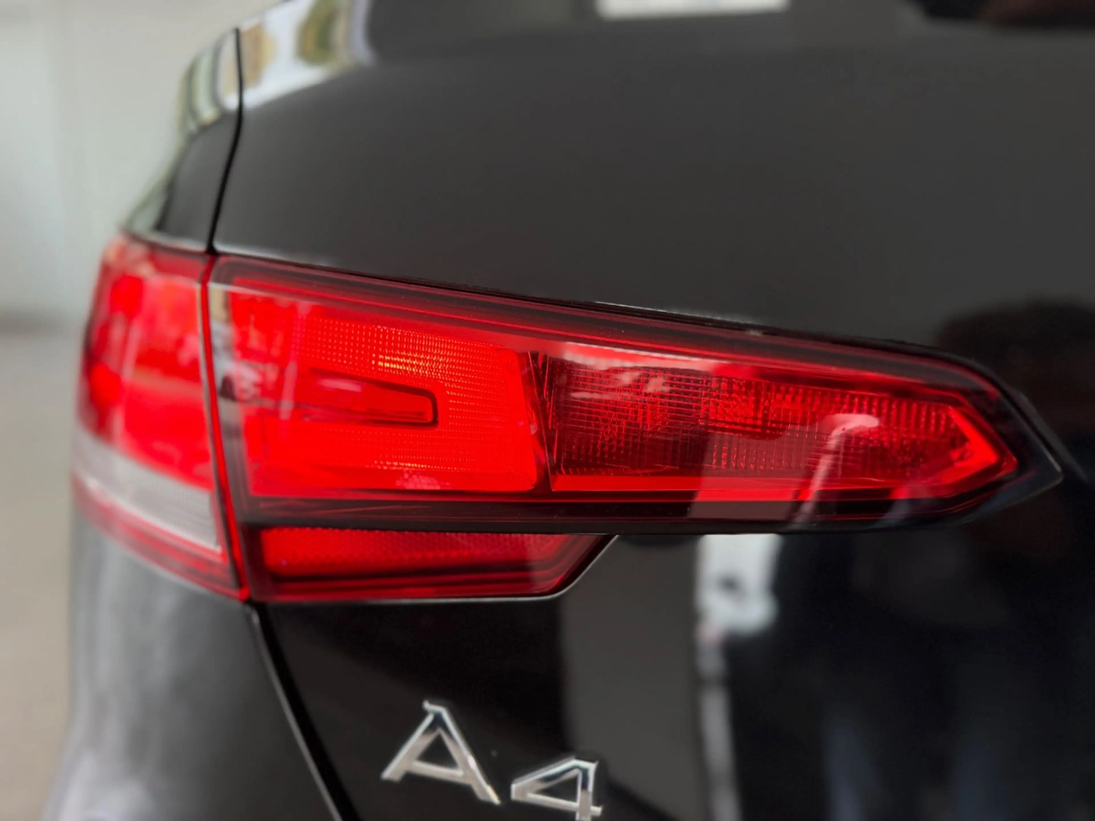 Audi A4 Lim. basis Xenon AHK 2.Hand Temp PDC — photo 14