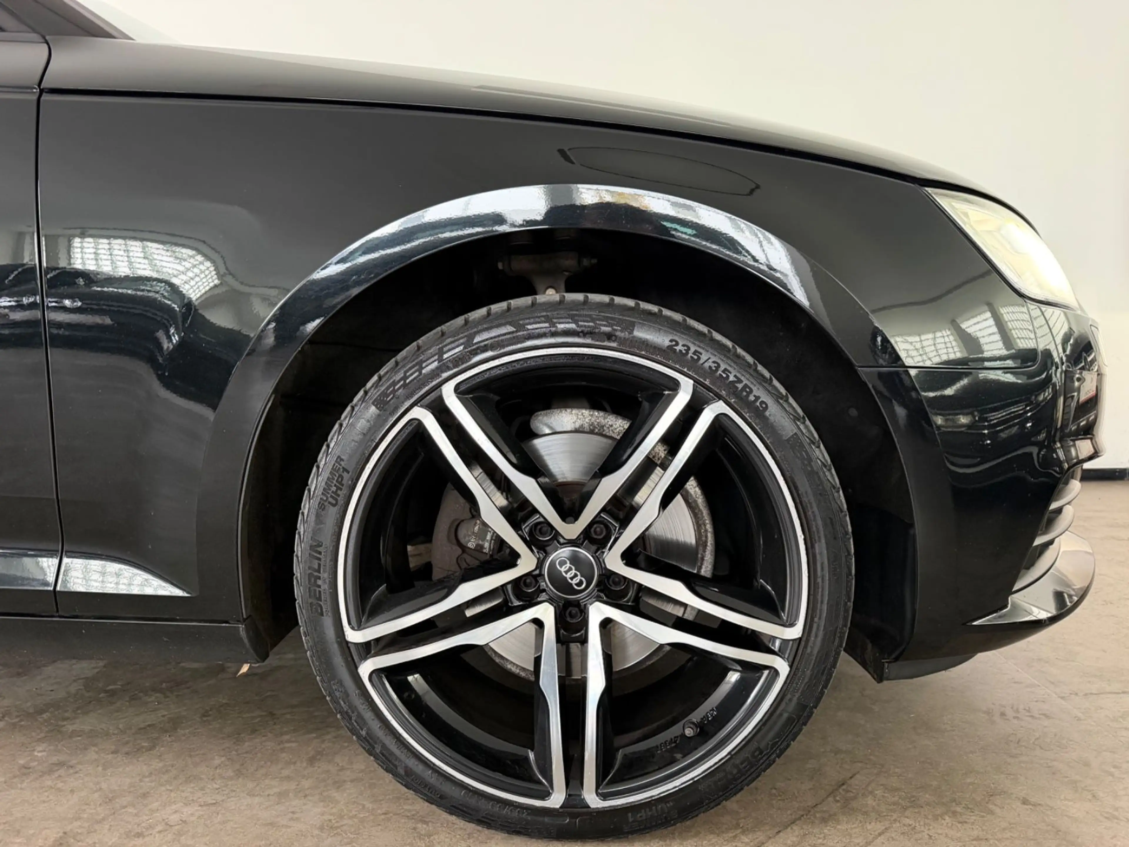 Audi A4 Lim. basis Xenon AHK 2.Hand Temp PDC — photo 3