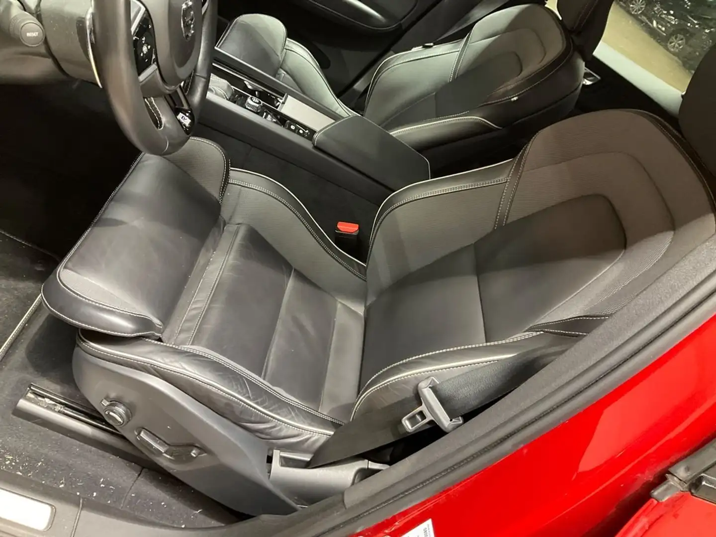 Volvo XC60 XC60+B5+B+AWD+Geartronic+RDesign Červená - 1