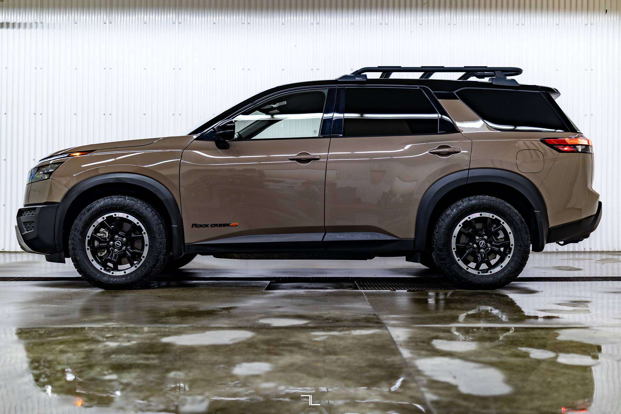 2025 Nissan Pathfinder AWD Rock Creek Leather PSeat BCam — photo 1