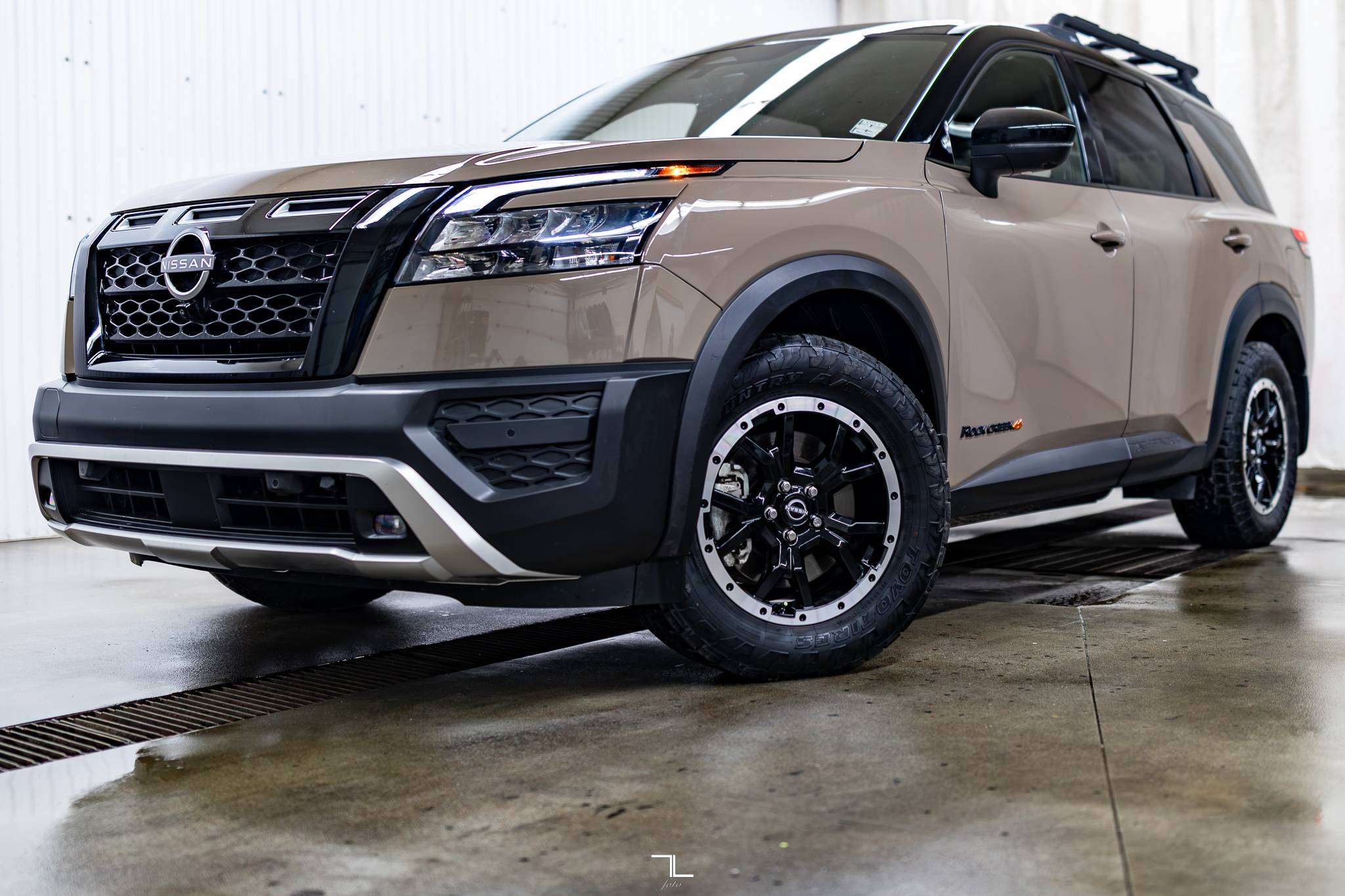 2025 Nissan Pathfinder AWD Rock Creek Leather PSeat BCam — photo 1
