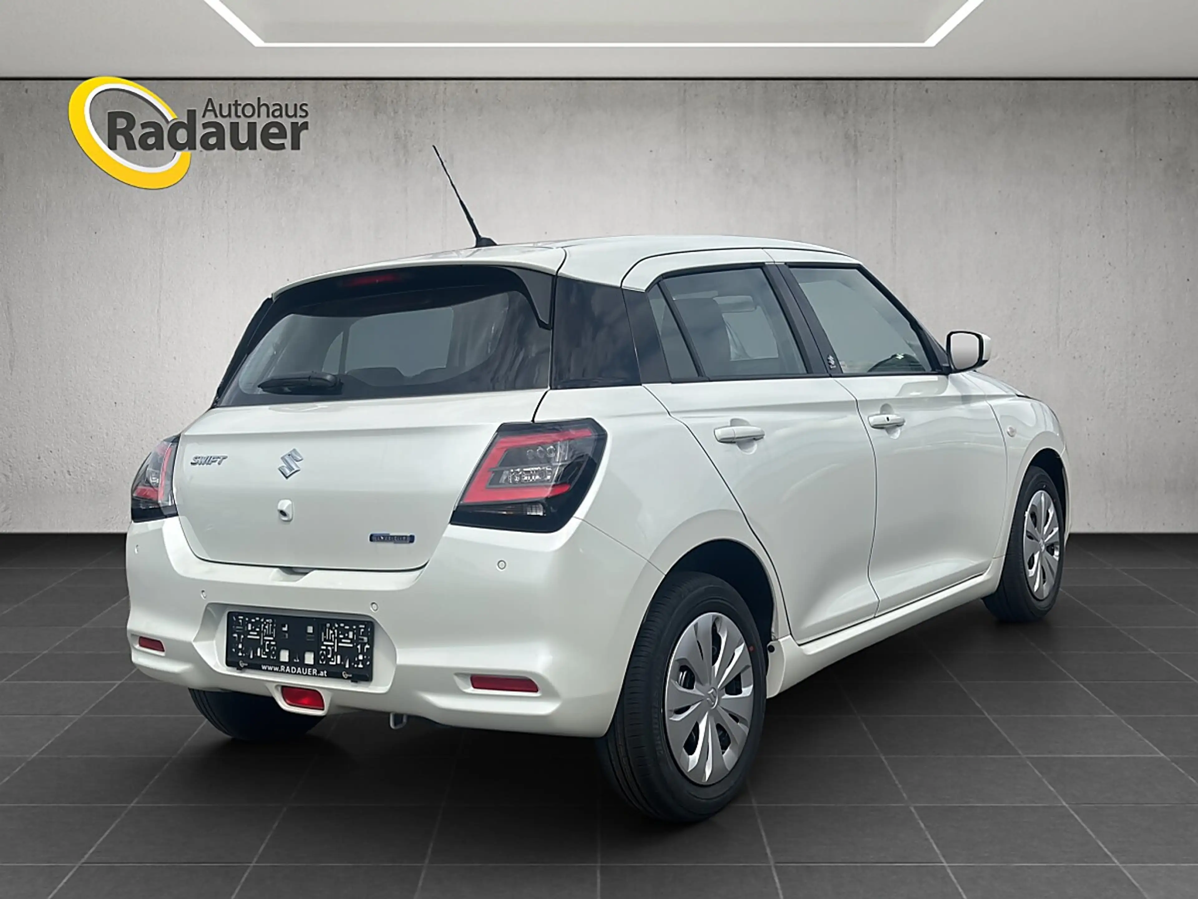 Suzuki Swift 1,2 Hybrid DualJet Clear — photo 5