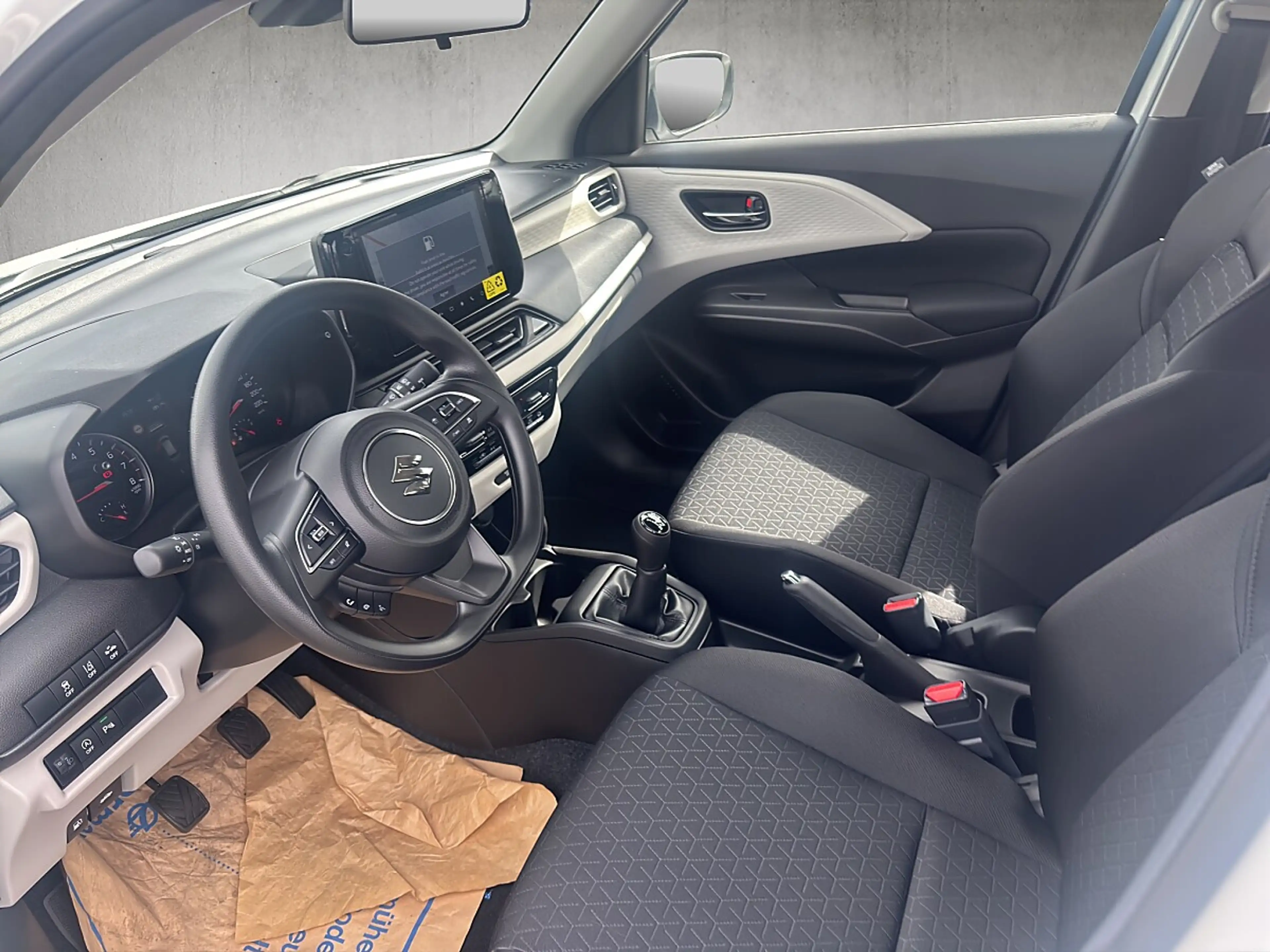 Suzuki Swift 1,2 Hybrid DualJet Clear — photo 9