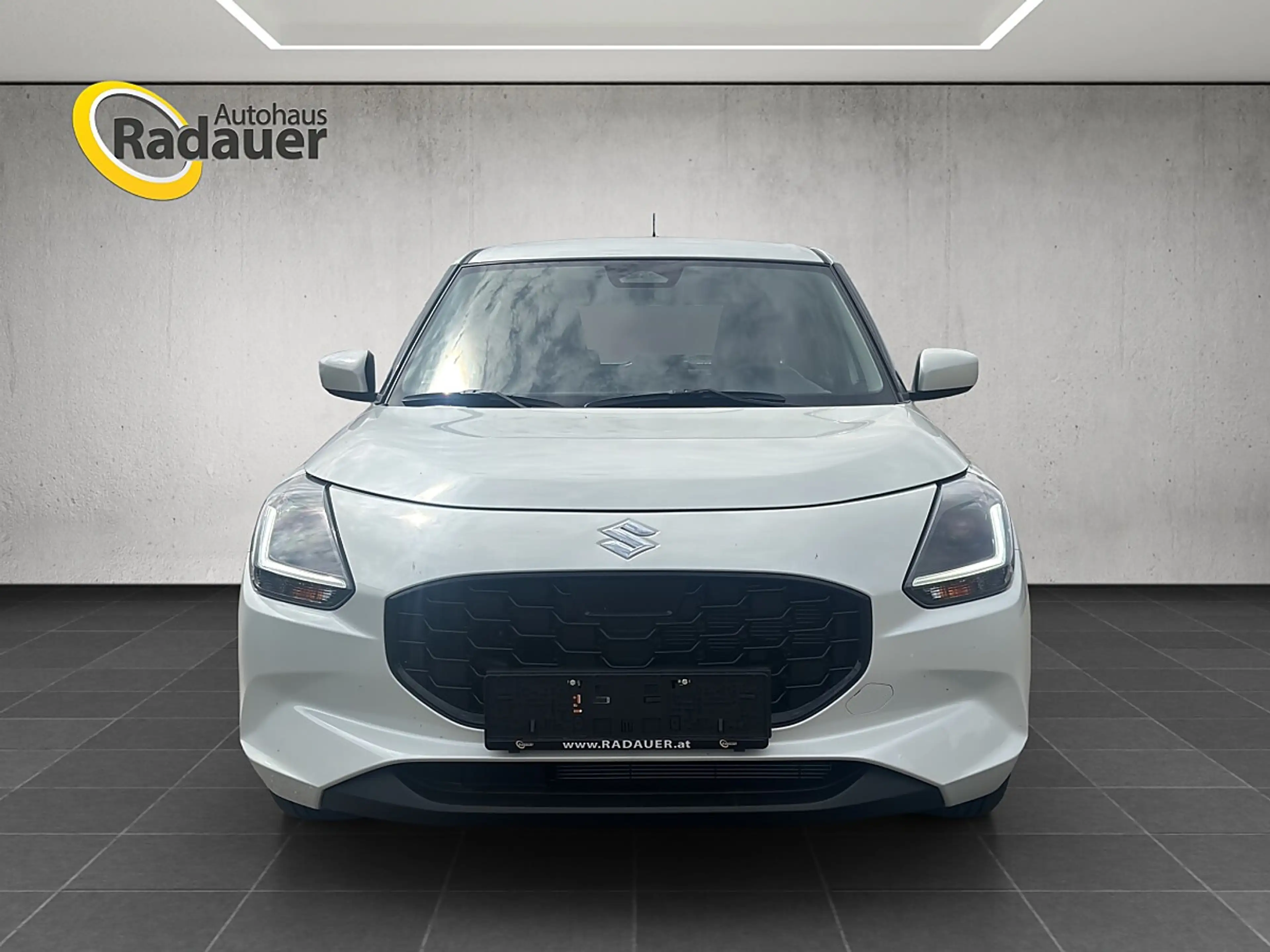 Suzuki Swift 1,2 Hybrid DualJet Clear — photo 8