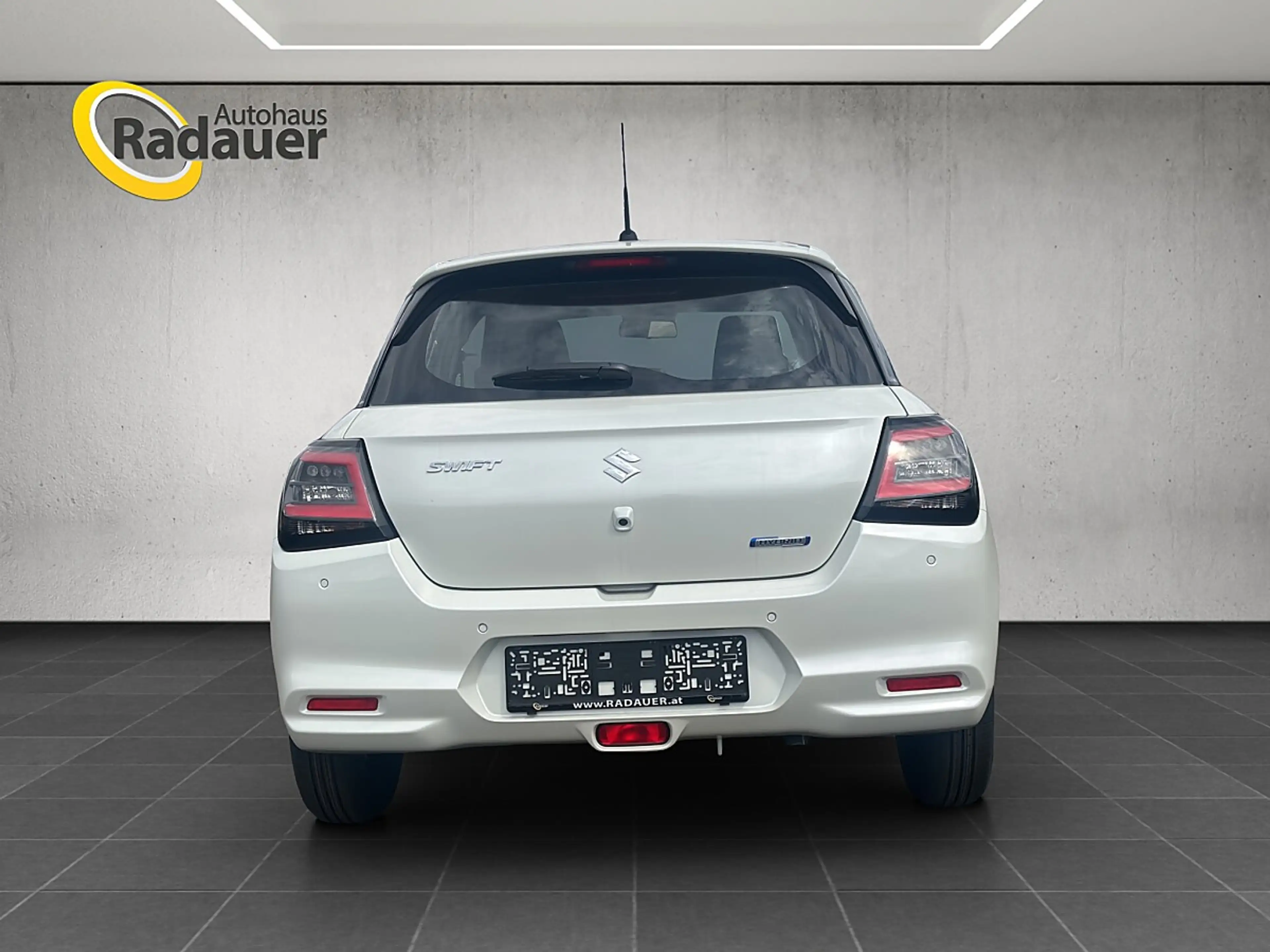 Suzuki Swift 1,2 Hybrid DualJet Clear — photo 4