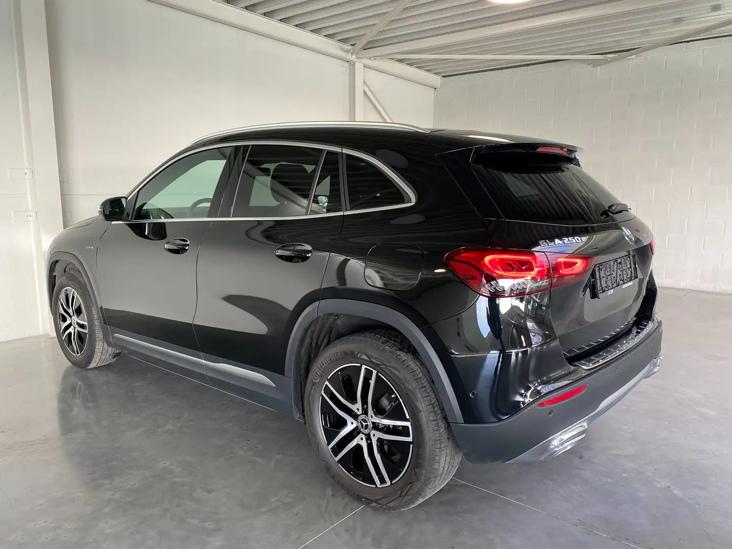 Mercedes-Benz GLA 250 GLA 250 e 8G-DCT Urban/Progressive - PHEV - Zwart - 2