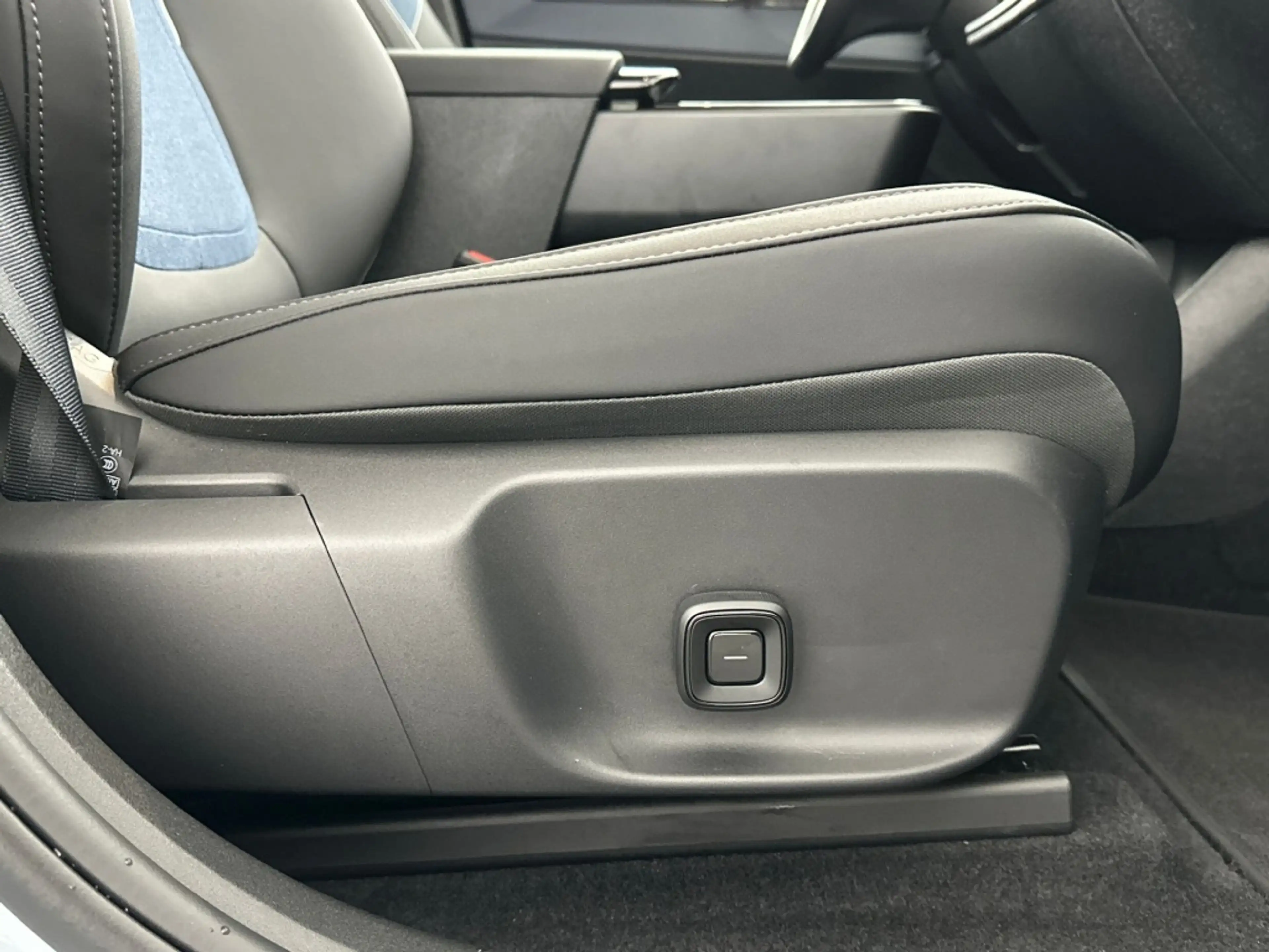 Volvo EX30 Extended Range Ultra 272PK/69kWh| Adap.Cruise| H&K — photo 21