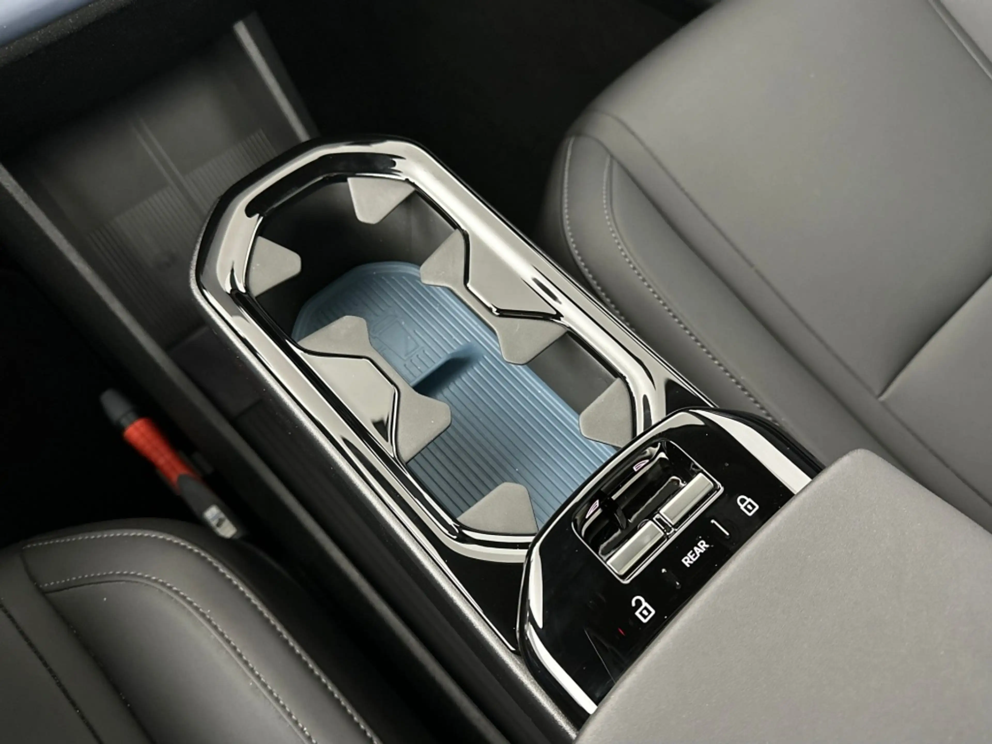 Volvo EX30 Extended Range Ultra 272PK/69kWh| Adap.Cruise| H&K — photo 31