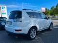 Mitsubishi Outlander Invite 4WD°7Sitze°Xenon°Garantie°AHK° Weiß - thumbnail 2