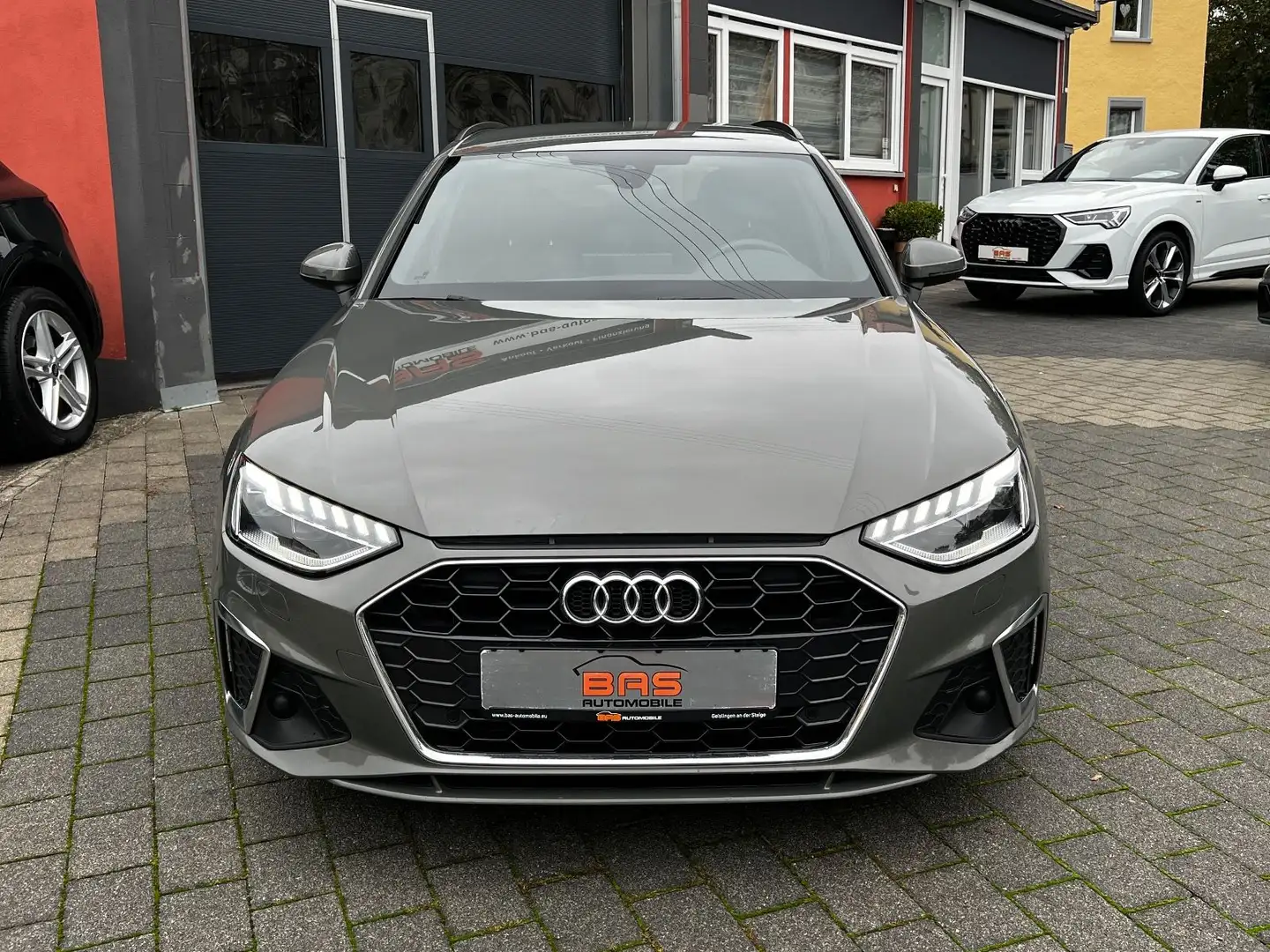Audi A4 Avant 40 TDI S line*S TRON*NAV*MATRIX-LED*KAM Grau - 2