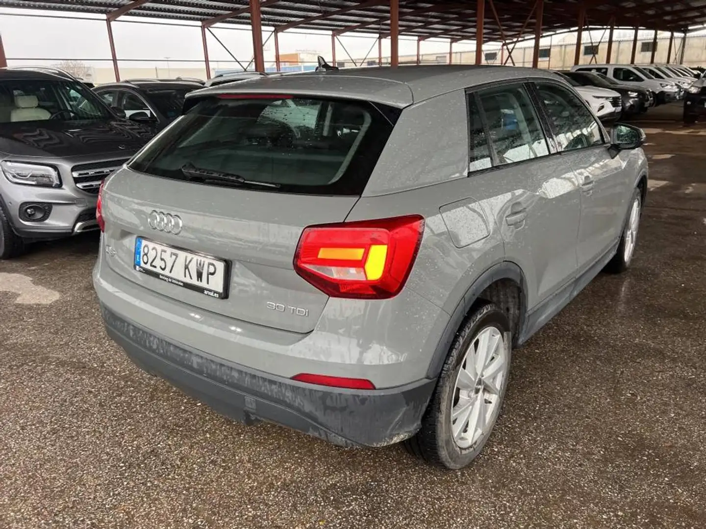 Audi Q2 30 TDI Design 85kW Gris - 2