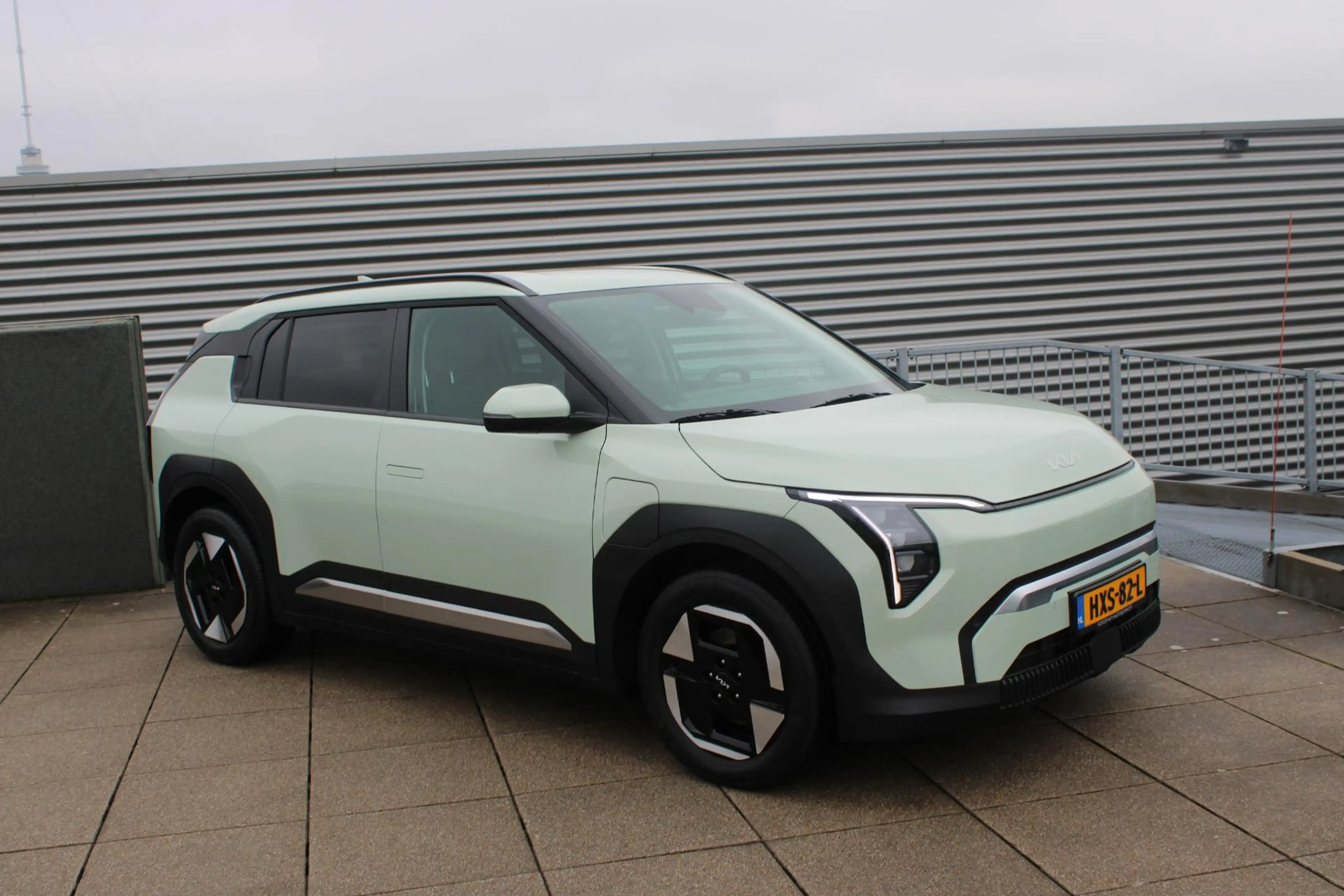 Kia EV3 Plus 81.4 kWh STOEL- & EN STUURVERWARMING, NAVIGAT — photo 2