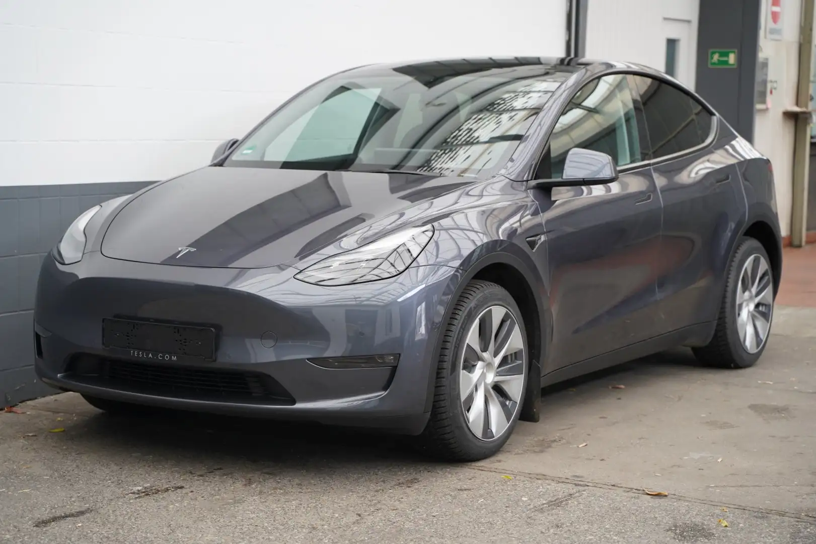 Tesla Model Y Long Range AWD *EAP enhanced autopilot*Matrix-LED* Grau - 2