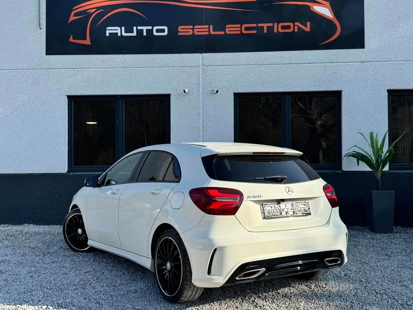 Mercedes-Benz A 160 PACK AMG - BLACK&WHITE - FULL LED - NAVIE Bianco - 2