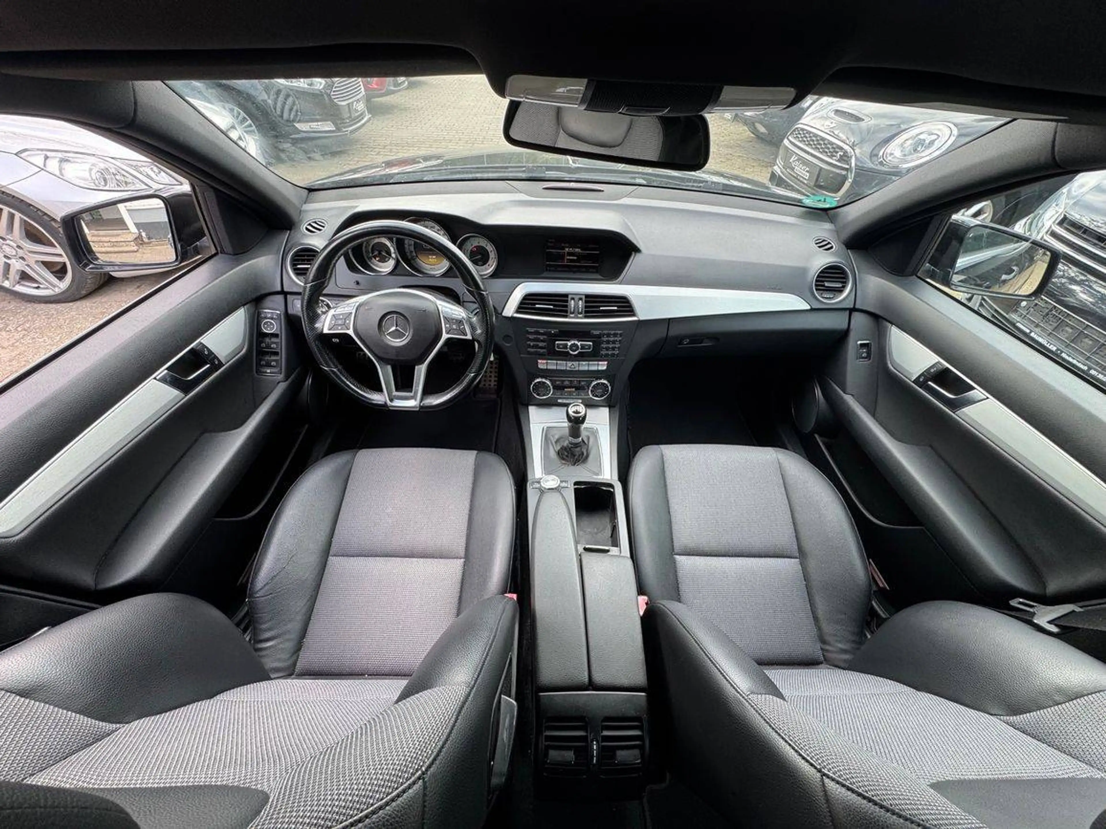 Mercedes-Benz C 200 AMG Paket-Facelift-Scheckheft-Top Extras/Ausstattung — photo 9