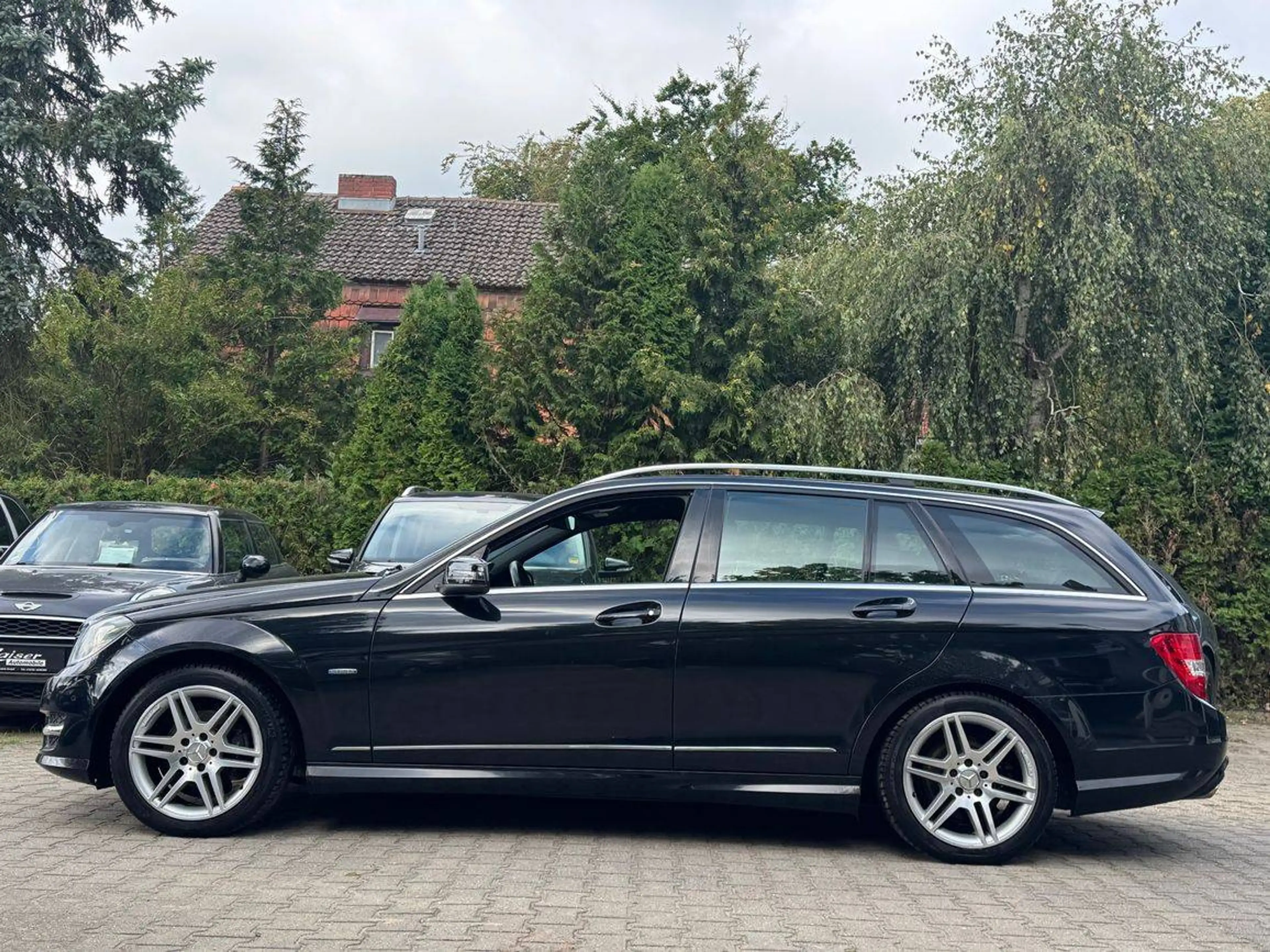 Mercedes-Benz C 200 AMG Paket-Facelift-Scheckheft-Top Extras/Ausstattung — photo 6