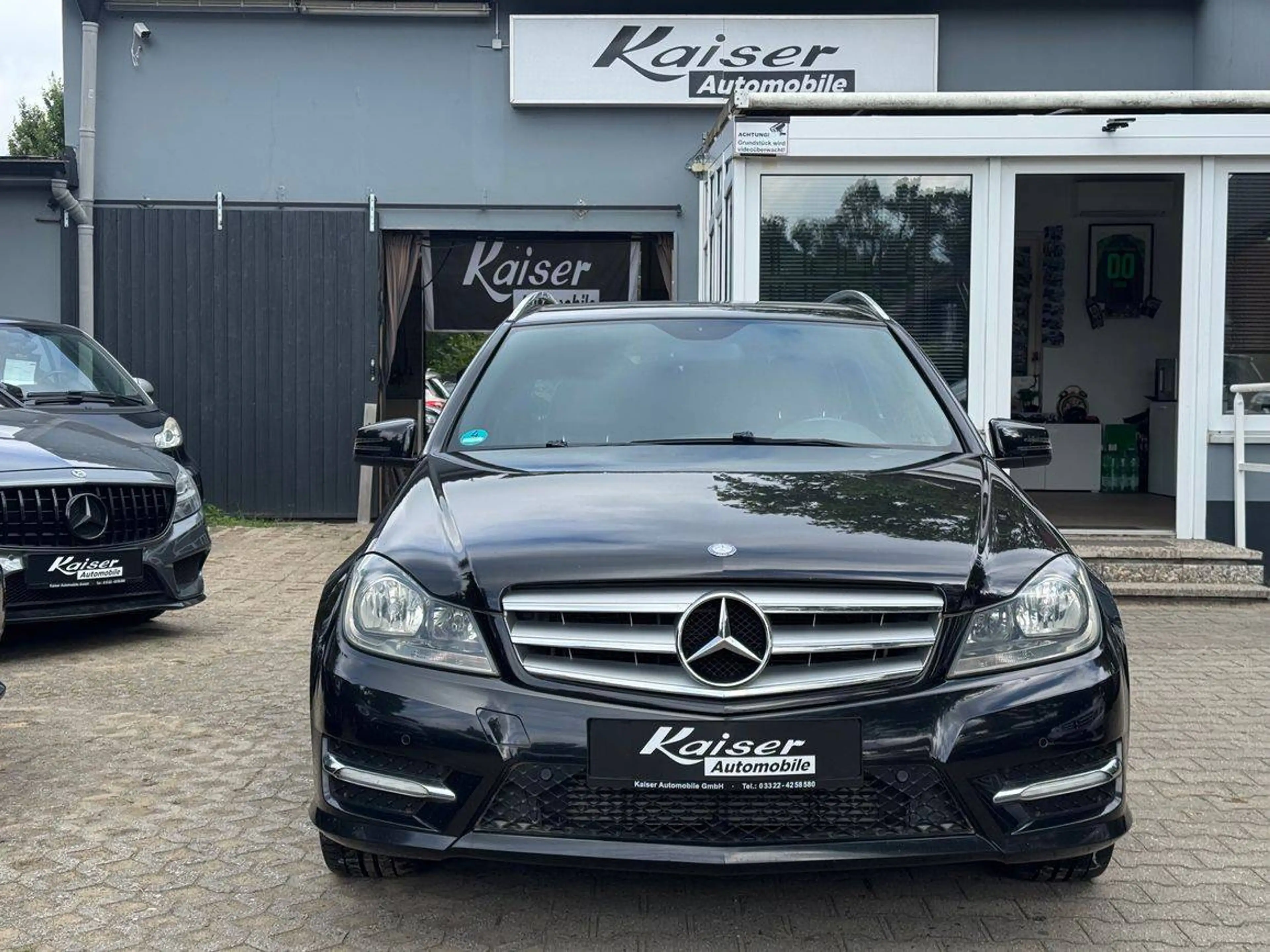 Mercedes-Benz C 200 AMG Paket-Facelift-Scheckheft-Top Extras/Ausstattung — photo 2