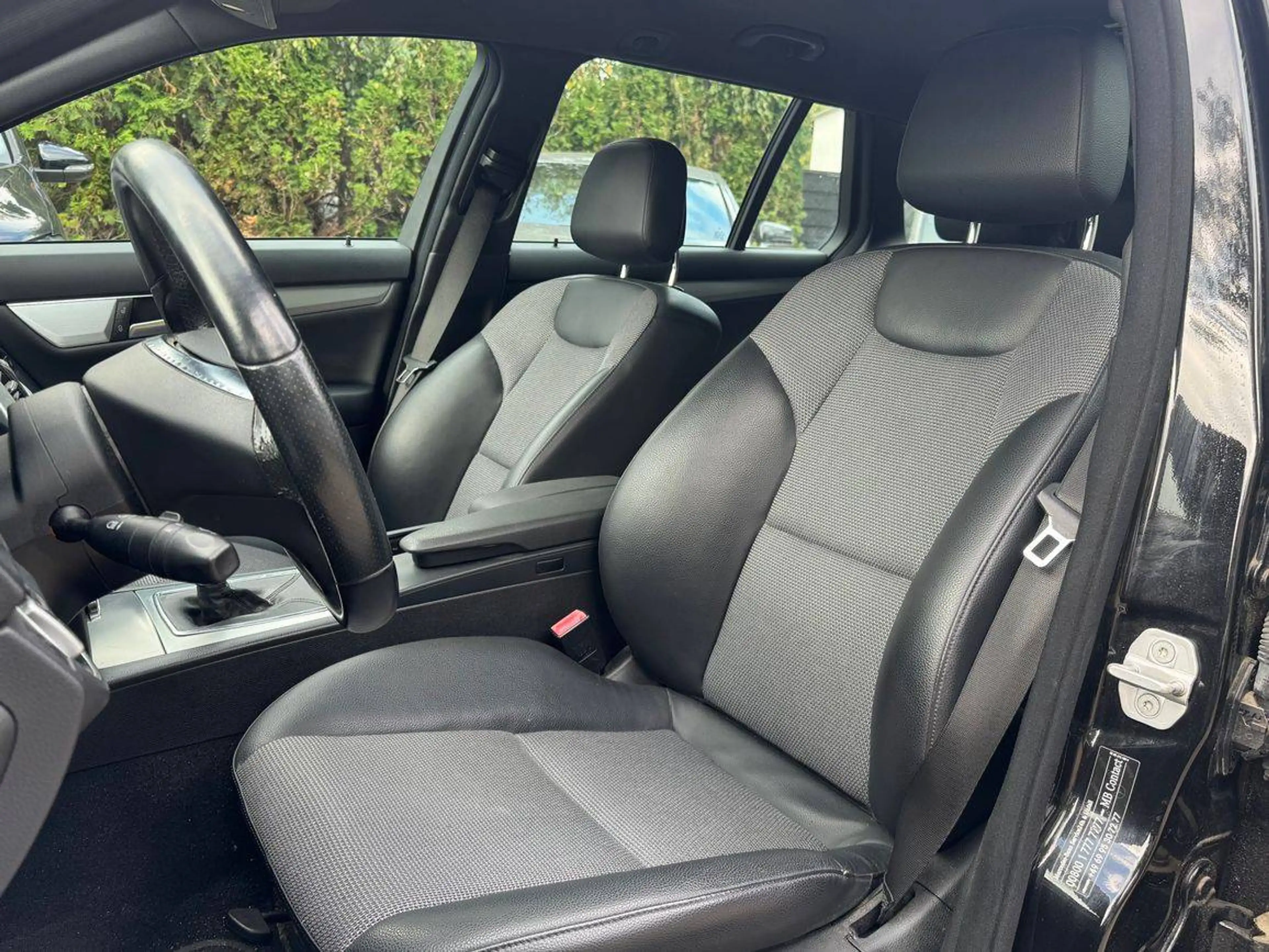 Mercedes-Benz C 200 AMG Paket-Facelift-Scheckheft-Top Extras/Ausstattung — photo 10