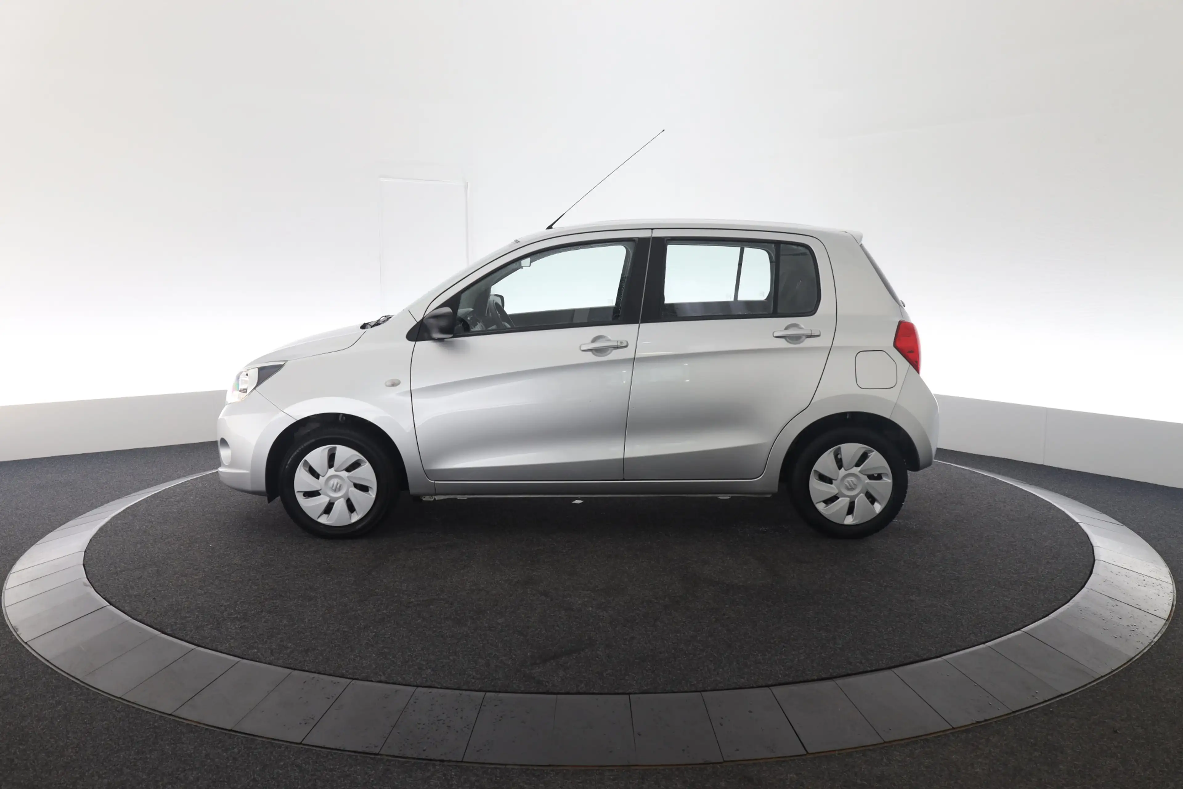 Suzuki Celerio 1.0 Comfort — photo 5