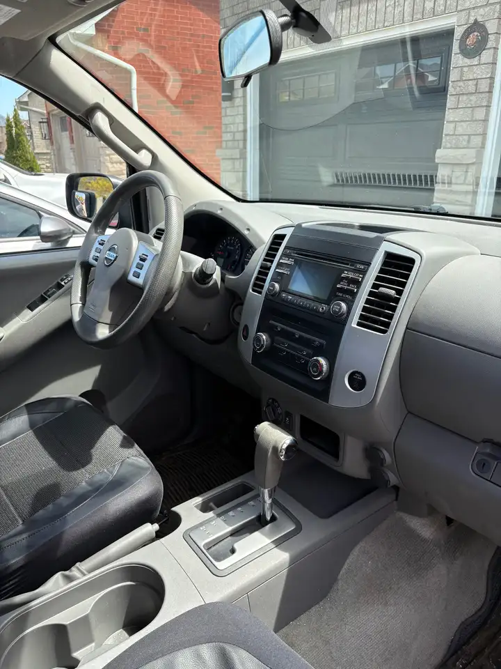 Nissan Frontier снимка Nissan Frontier
