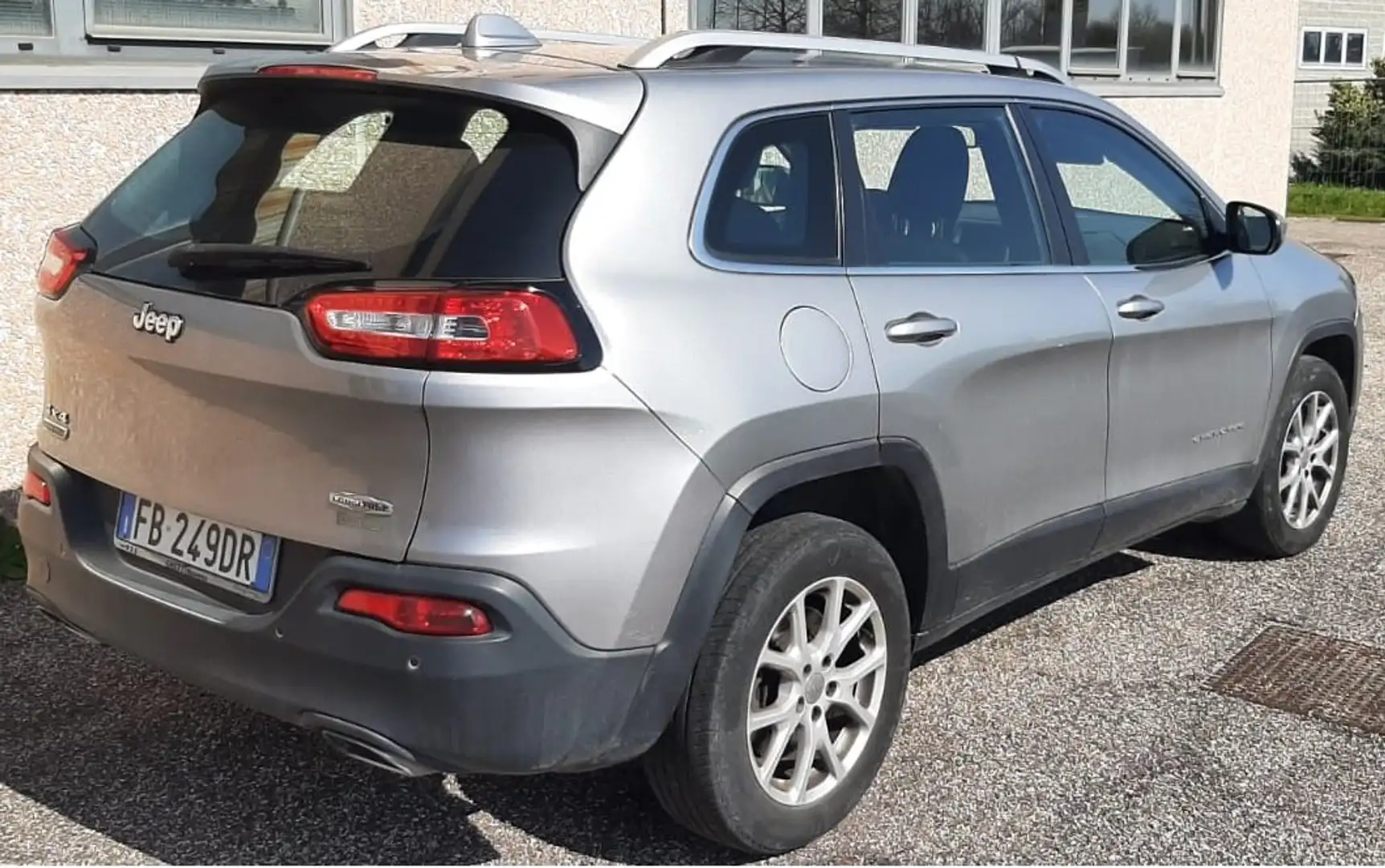 Jeep Cherokee Cherokee 2.2 mjt II Longitude 4wd cambio automatic Argento - 2