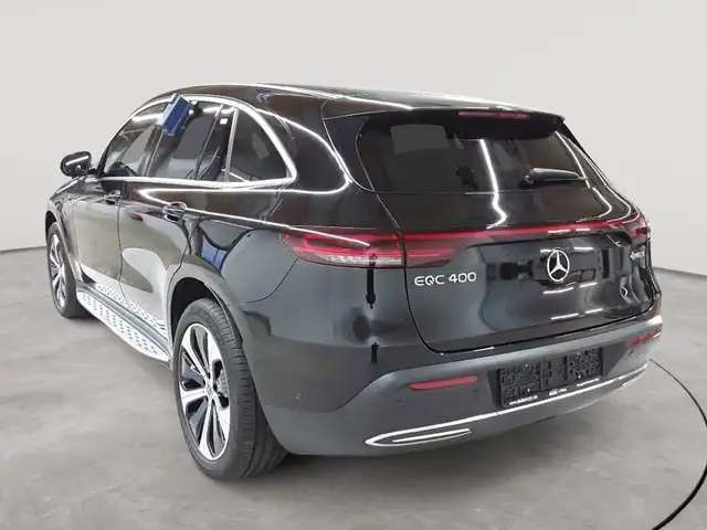 Mercedes-Benz EQC view 5