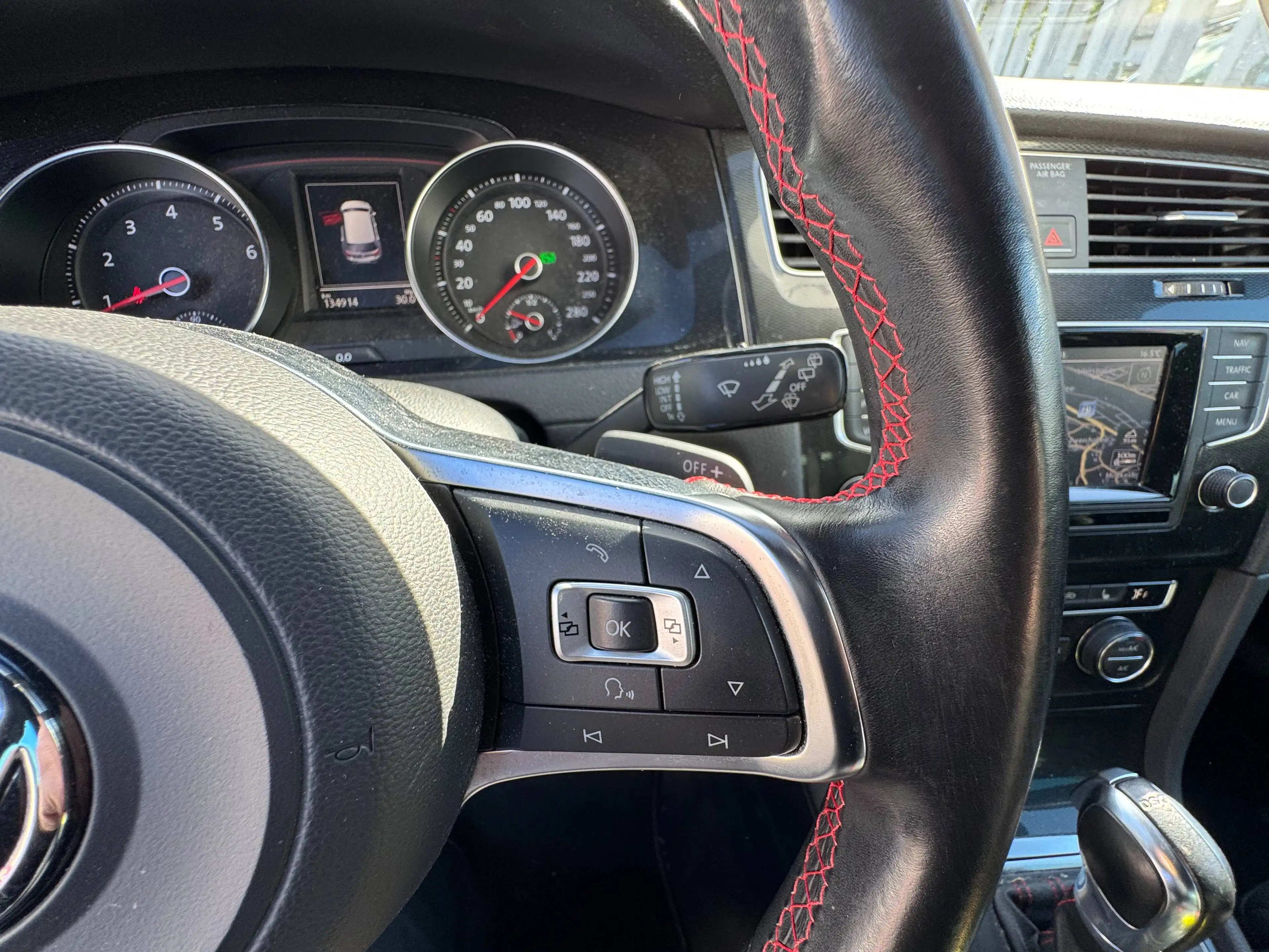 Volkswagen Golf GTI GTI BMT AUTOMATIK*BI-XENON*NAVI*KEYLESS*BLUETOOTH*USB*MEGA SCHÖN**MEGA VOLL** — photo 13