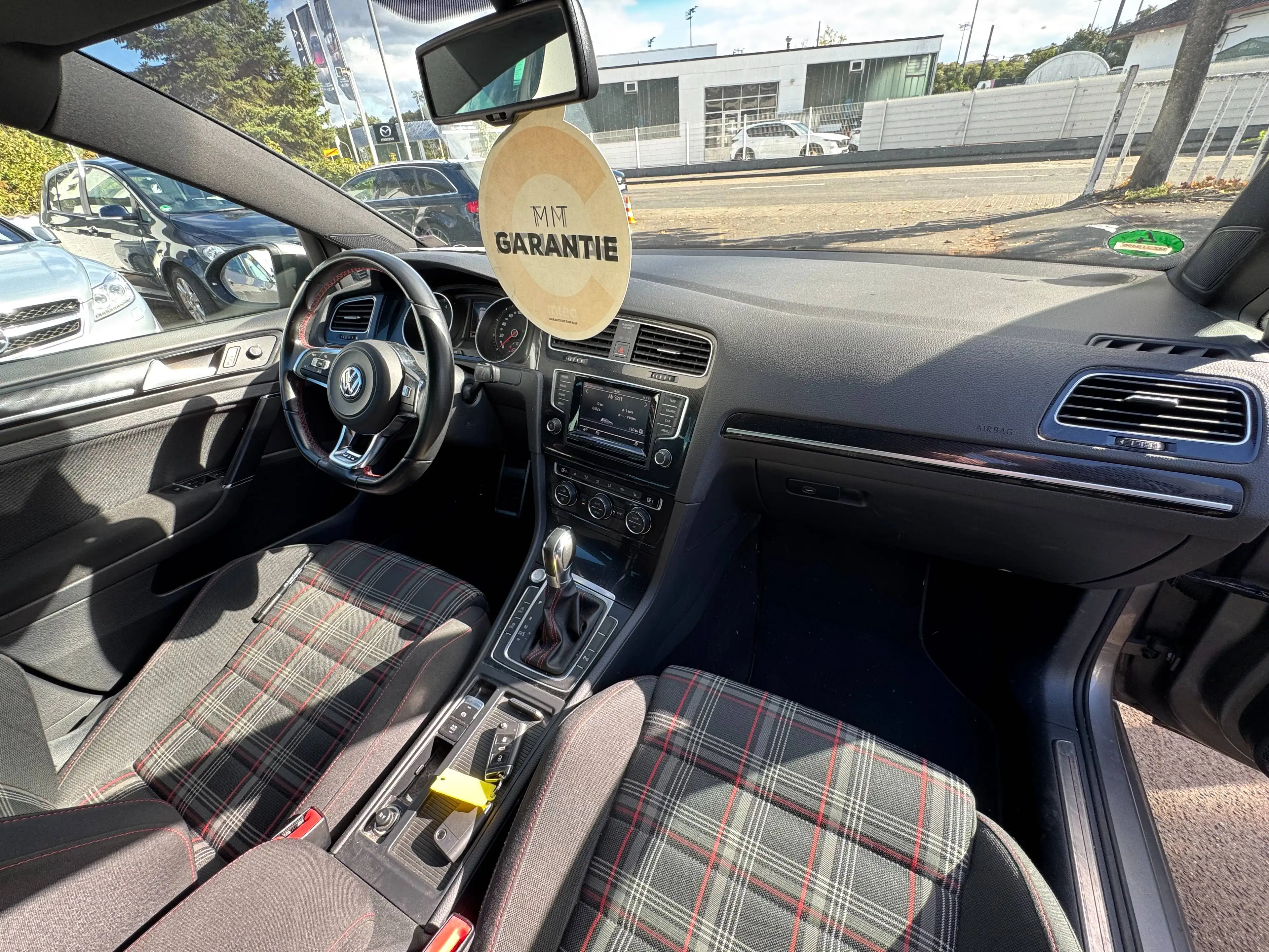 Volkswagen Golf GTI GTI BMT AUTOMATIK*BI-XENON*NAVI*KEYLESS*BLUETOOTH*USB*MEGA SCHÖN**MEGA VOLL** — photo 6