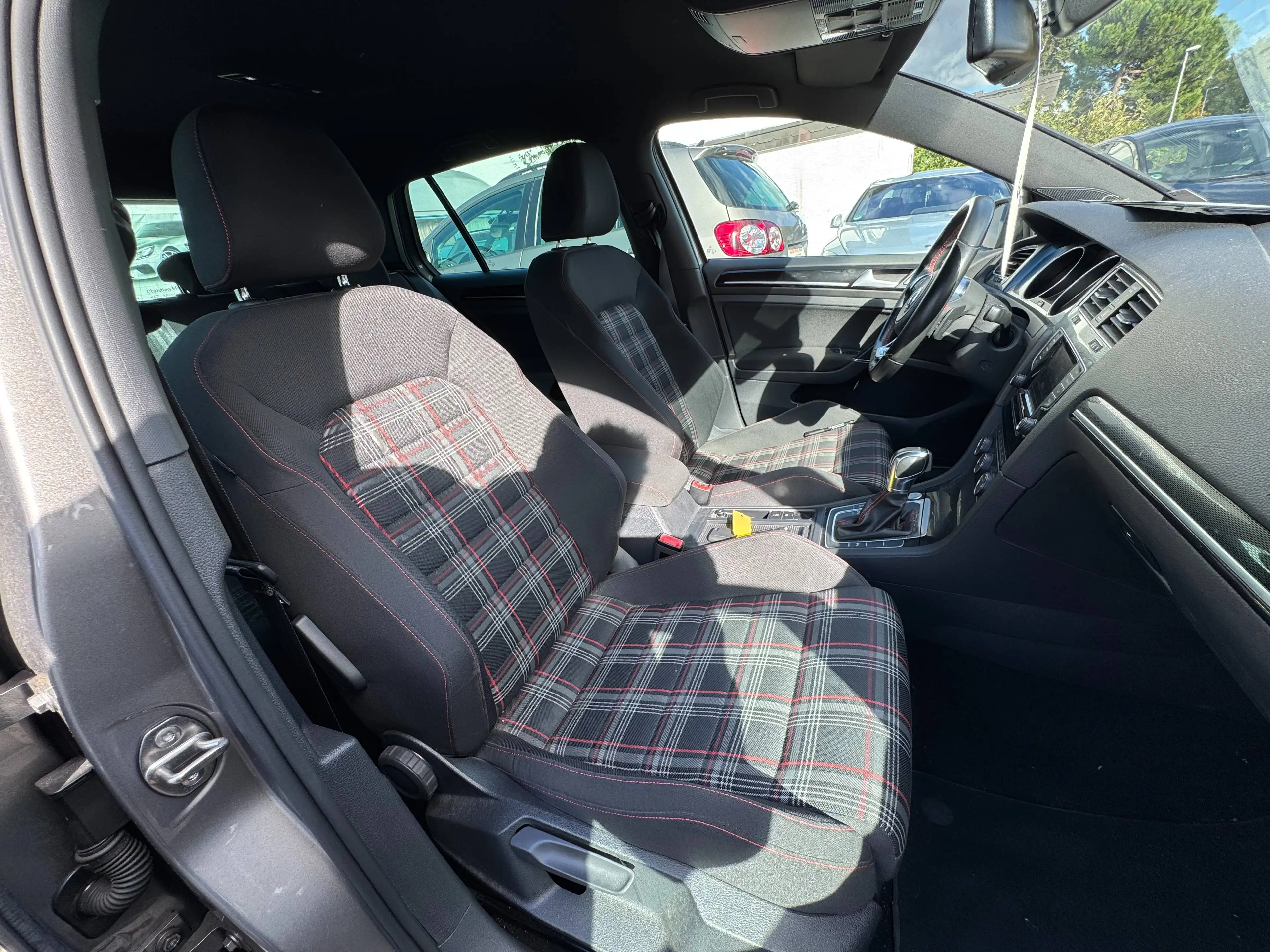 Volkswagen Golf GTI GTI BMT AUTOMATIK*BI-XENON*NAVI*KEYLESS*BLUETOOTH*USB*MEGA SCHÖN**MEGA VOLL** — photo 5