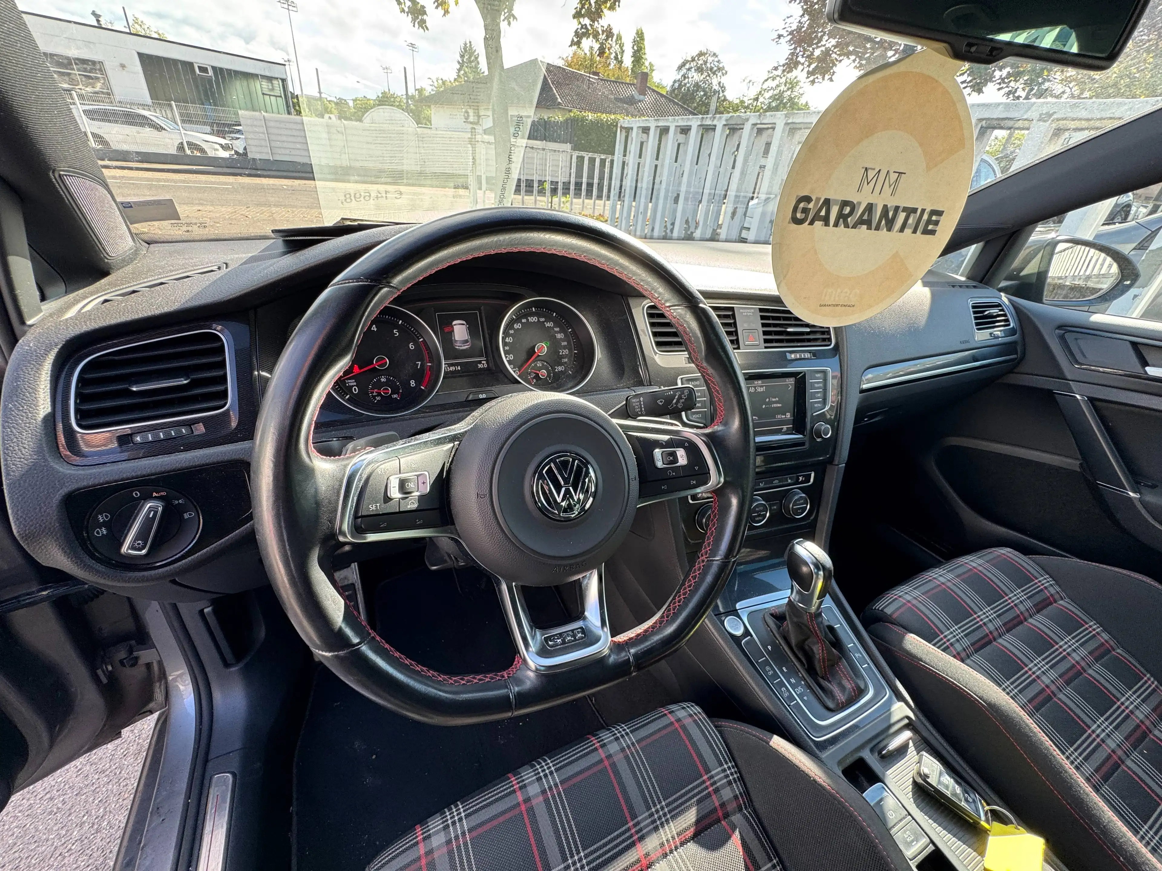 Volkswagen Golf GTI GTI BMT AUTOMATIK*BI-XENON*NAVI*KEYLESS*BLUETOOTH*USB*MEGA SCHÖN**MEGA VOLL** — photo 11