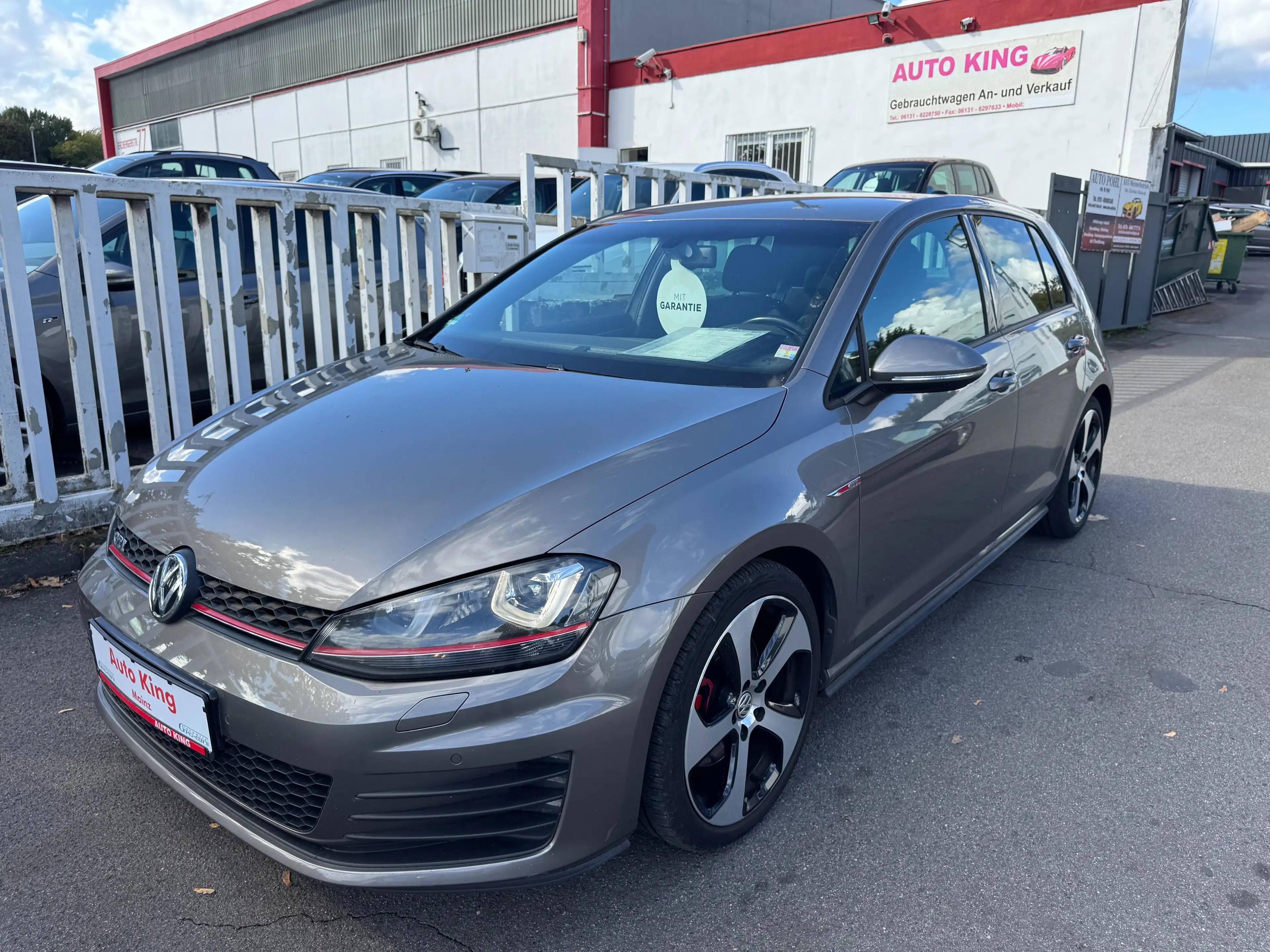 Volkswagen Golf GTI GTI BMT AUTOMATIK*BI-XENON*NAVI*KEYLESS*BLUETOOTH*USB*MEGA SCHÖN**MEGA VOLL** — photo 2