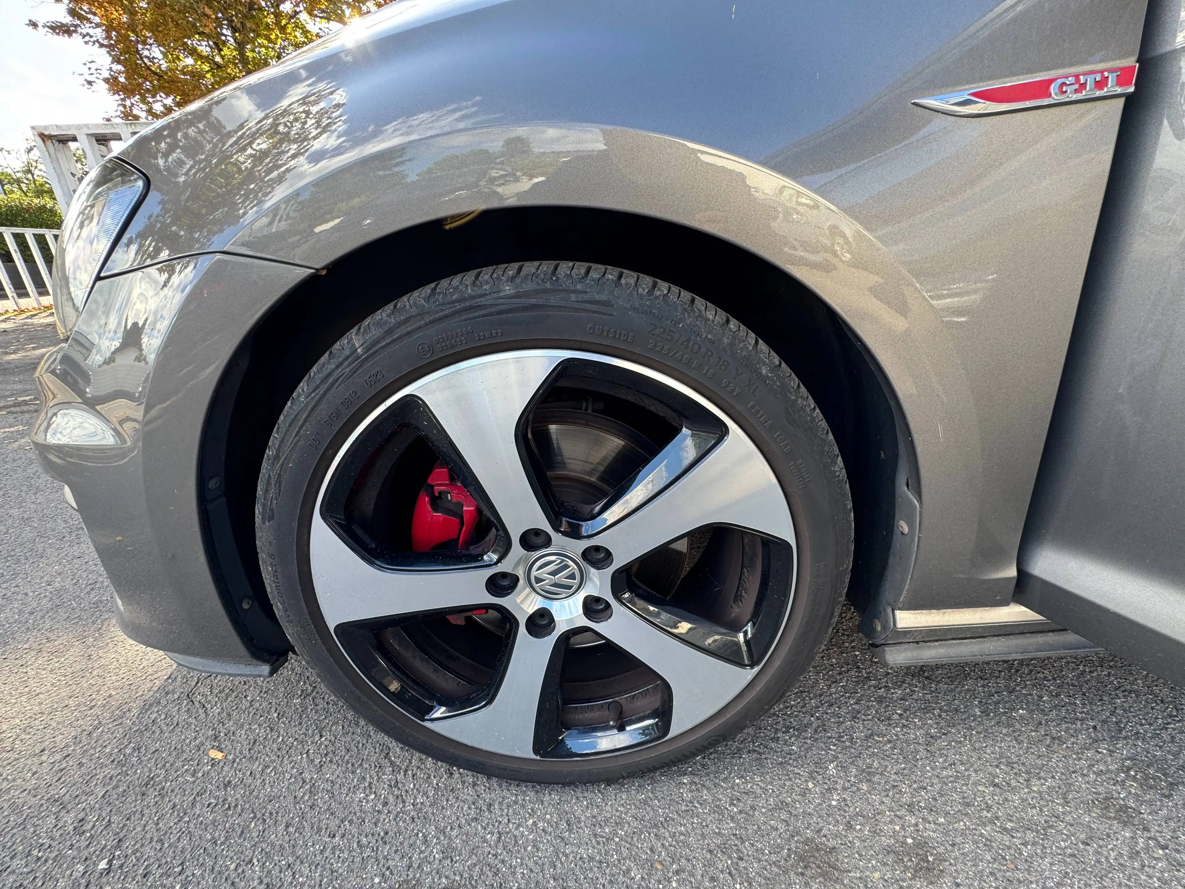 Volkswagen Golf GTI GTI BMT AUTOMATIK*BI-XENON*NAVI*KEYLESS*BLUETOOTH*USB*MEGA SCHÖN**MEGA VOLL** — photo 18