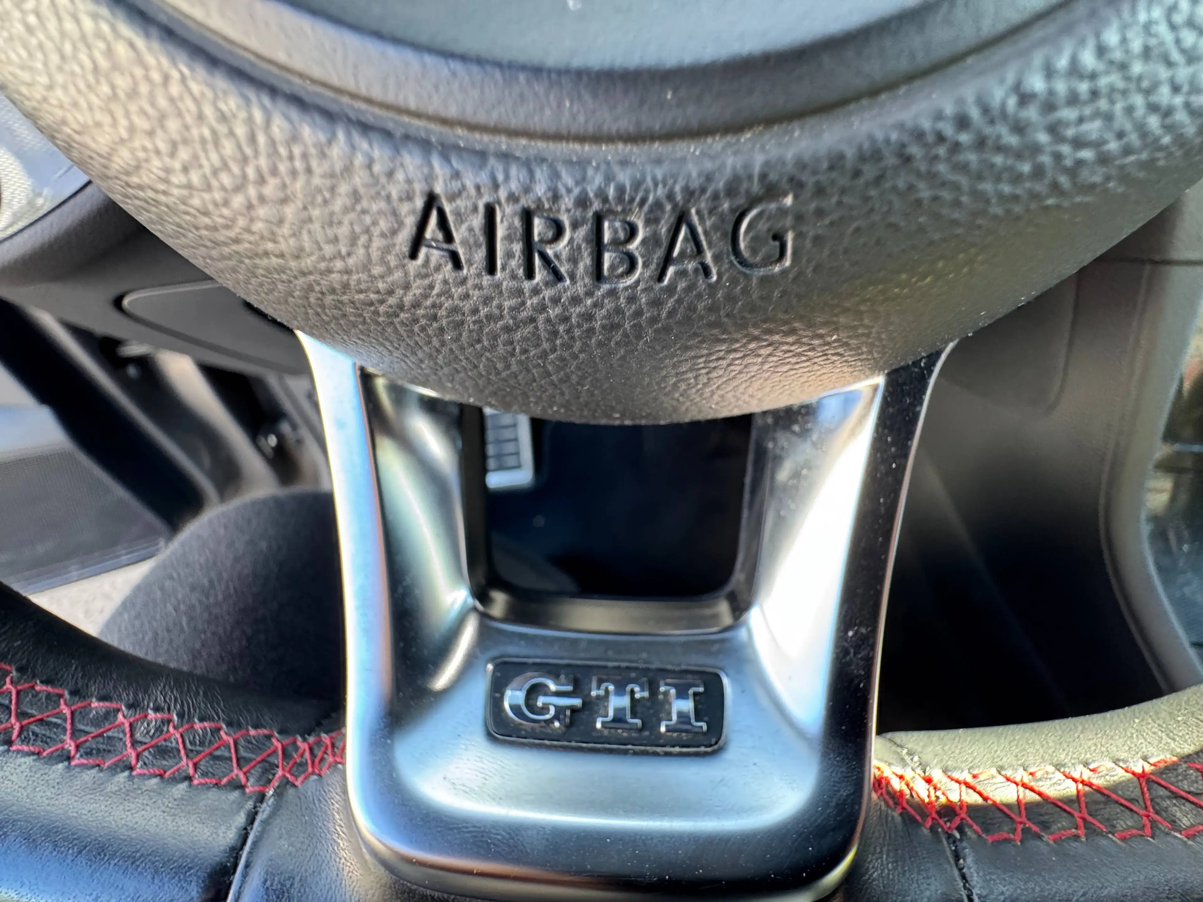 Volkswagen Golf GTI GTI BMT AUTOMATIK*BI-XENON*NAVI*KEYLESS*BLUETOOTH*USB*MEGA SCHÖN**MEGA VOLL** — photo 16
