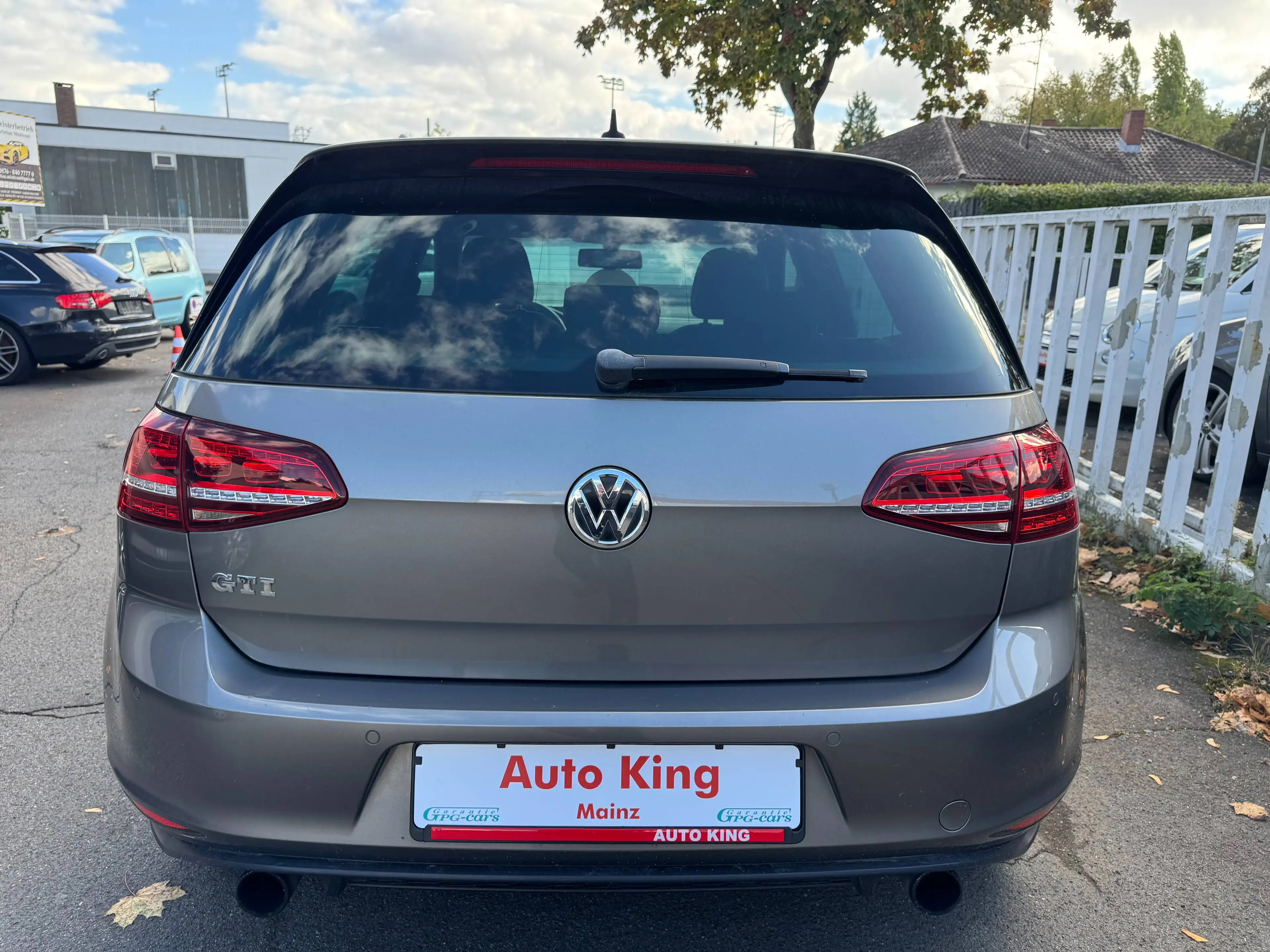 Volkswagen Golf GTI GTI BMT AUTOMATIK*BI-XENON*NAVI*KEYLESS*BLUETOOTH*USB*MEGA SCHÖN**MEGA VOLL** — photo 4