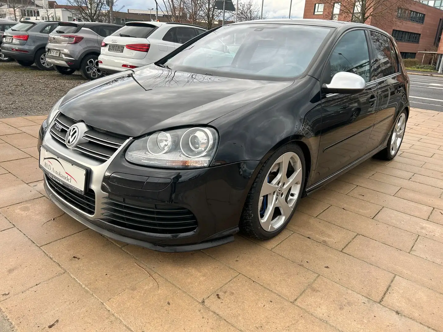 Volkswagen Golf V Lim. R32 Leder DSG Xenon SHZ Carplay Чёрный - 1