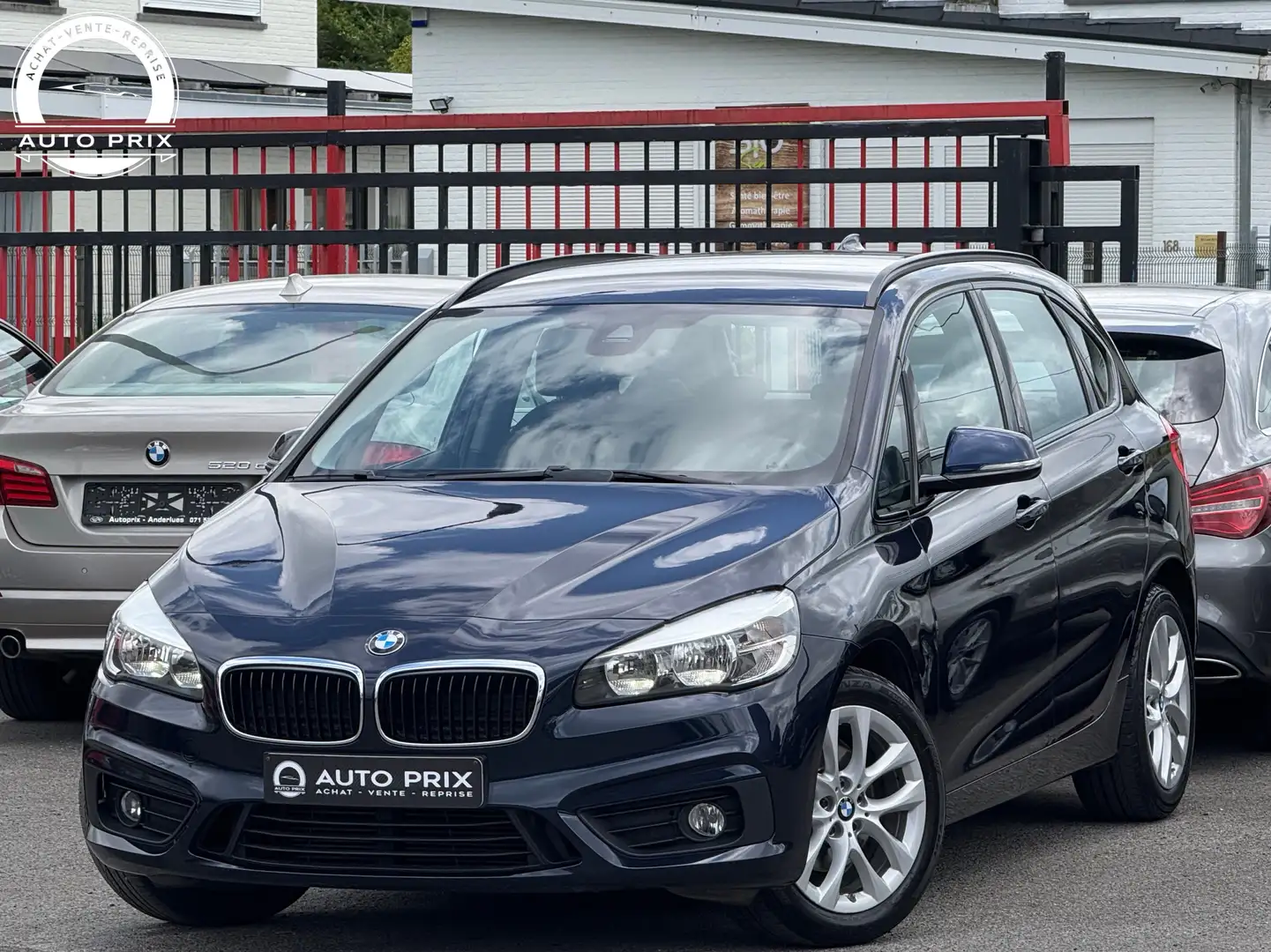 BMW 218 d Active Tourer Navi PDC Clim Etat Neuf Carnet Eu6 Bleu - 1