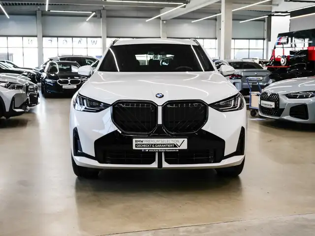 BMW X3 view 3