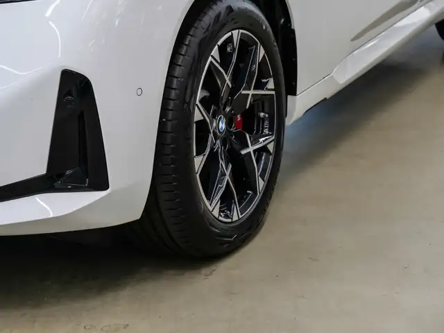 BMW X3 view 6