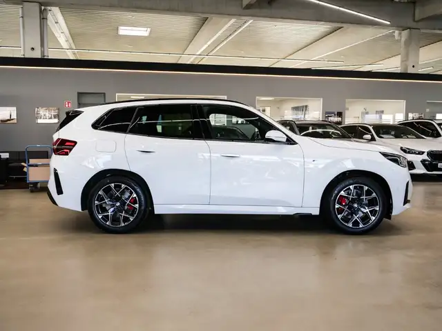 BMW X3 view 4