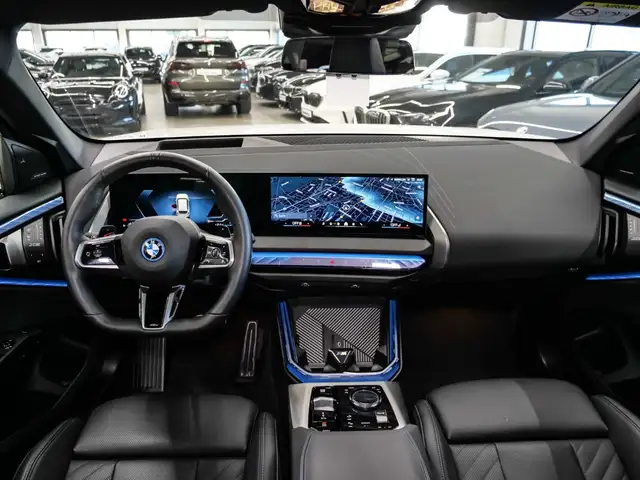BMW X3 view 12