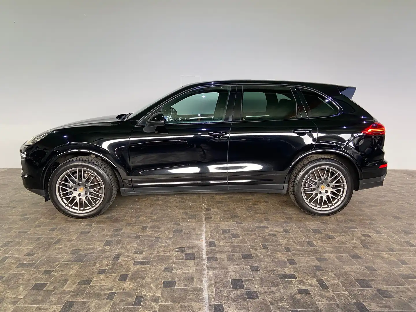 Porsche Cayenne 3,0 Diesel Platinum Edition, Pano, Luft, Bose Schwarz - 2