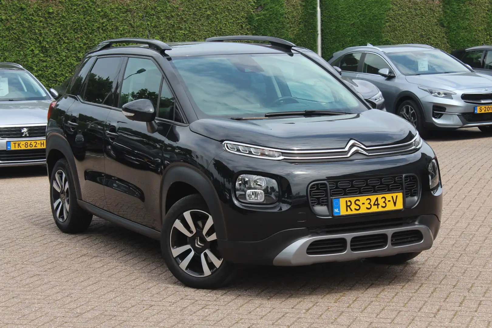 Citroen C3 Aircross 1.2 PureTech S&S Feel / Trekhaak / Navigatie / 16' Zwart - 1
