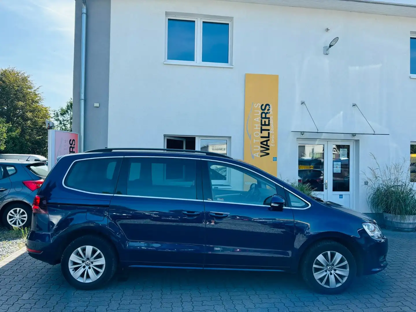 Volkswagen Sharan 2.0 Comfortline = 7 Sitzer - Automatik = Blau - 2