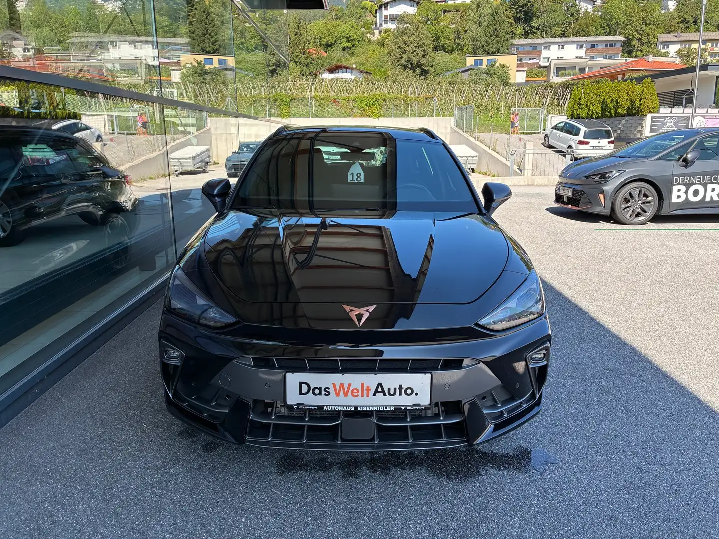 CUPRA Leon 1.5 eTSI DSG 150 PS Schwarz - 2
