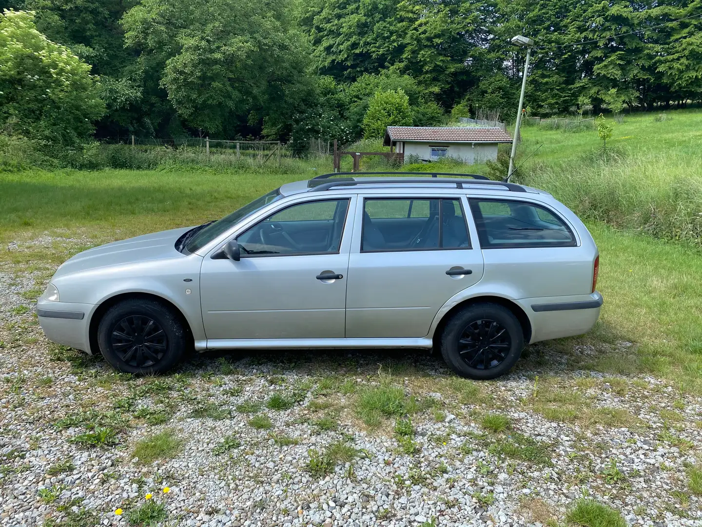 Skoda Octavia Octavia 1.6 Combi Серебристый - 1